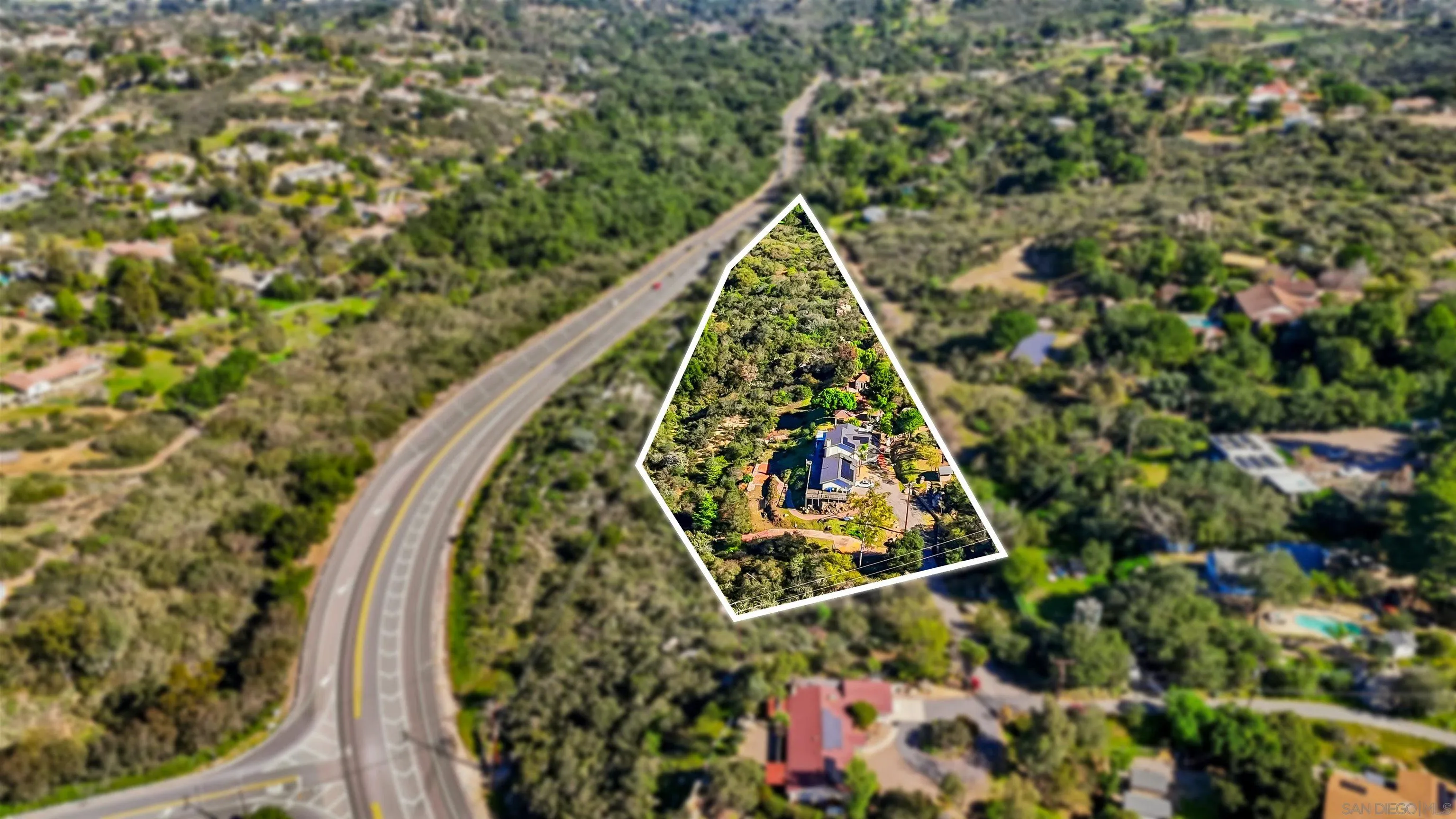 https://cdn.realtyfeed.com/cdn/127/260003429/08523cb86d14831e5a048e52065dc798.webp