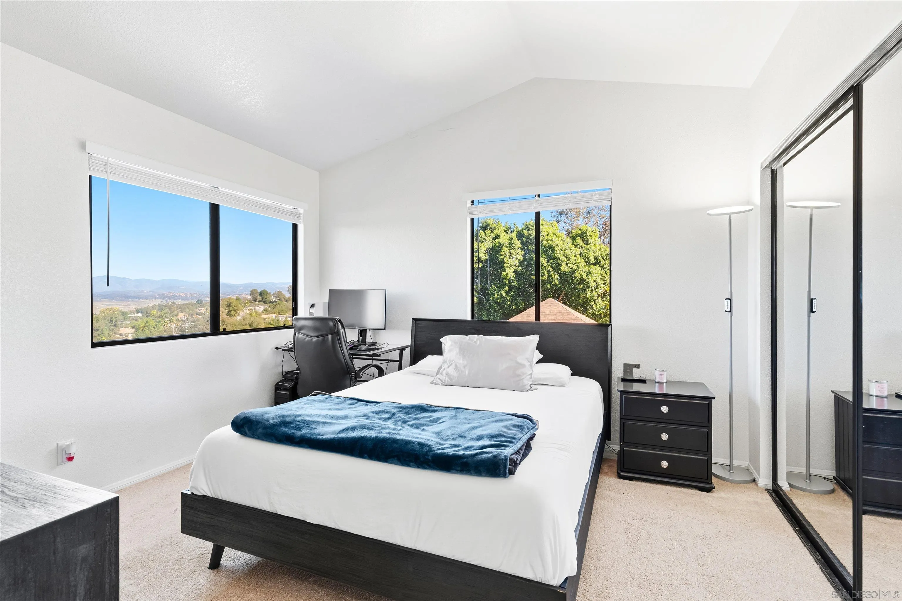 https://cdn.realtyfeed.com/cdn/127/260003429/b058efe3a782209c32c308cb5e8c7859.webp