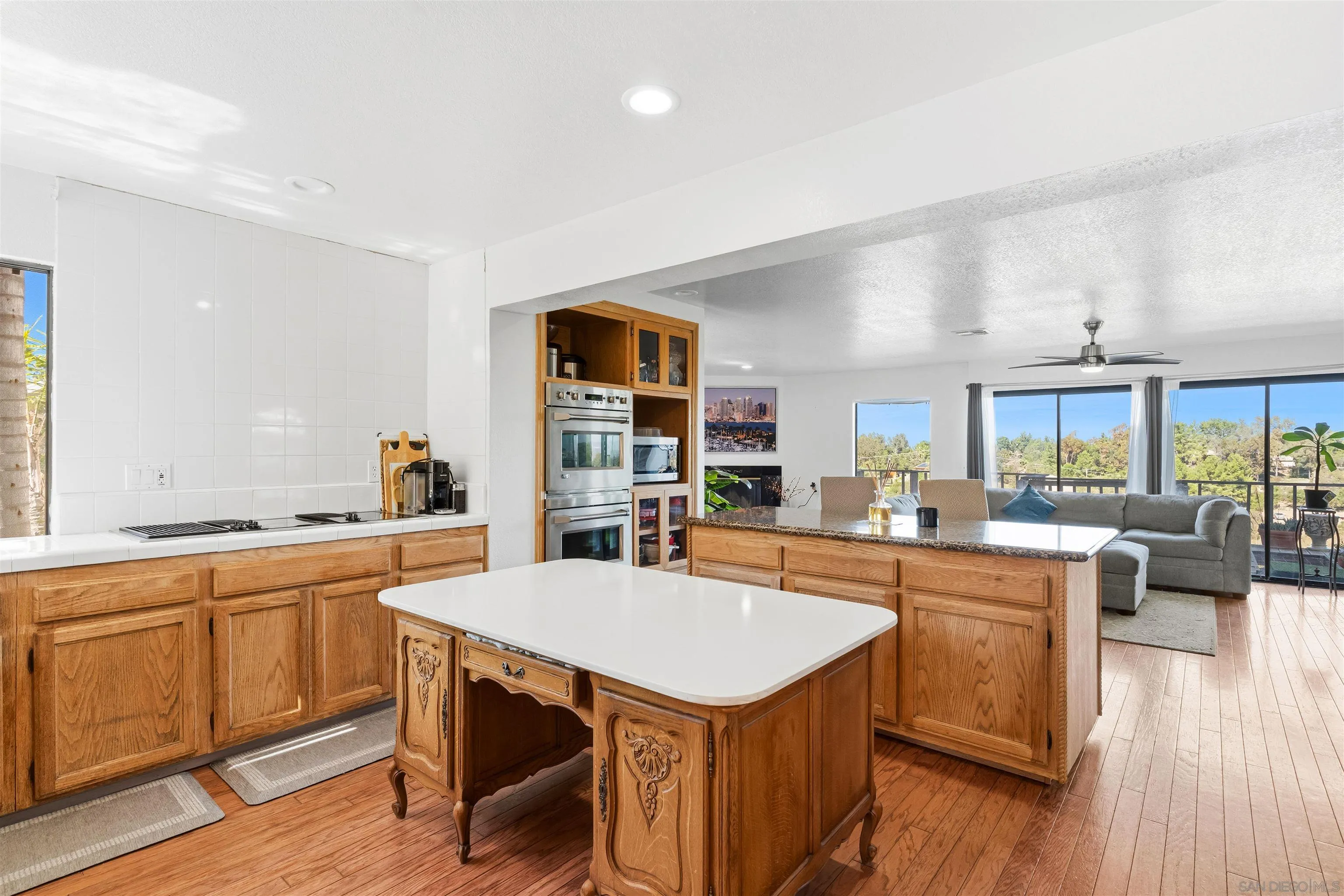 https://cdn.realtyfeed.com/cdn/127/260003429/fbd0eae5e834296b61873cc7efc4721b.webp