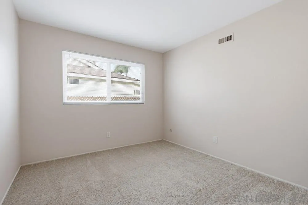 https://cdn.realtyfeed.com/cdn/127/260003430/23e25ba77ab4f4aacc97c0df681d91d2.webp