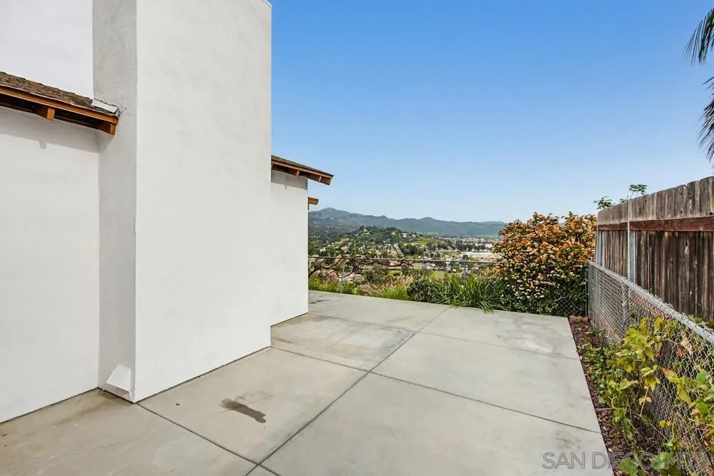 https://cdn.realtyfeed.com/cdn/127/260003430/41b55f6d1c5faedcf9e47b3b18743162.webp