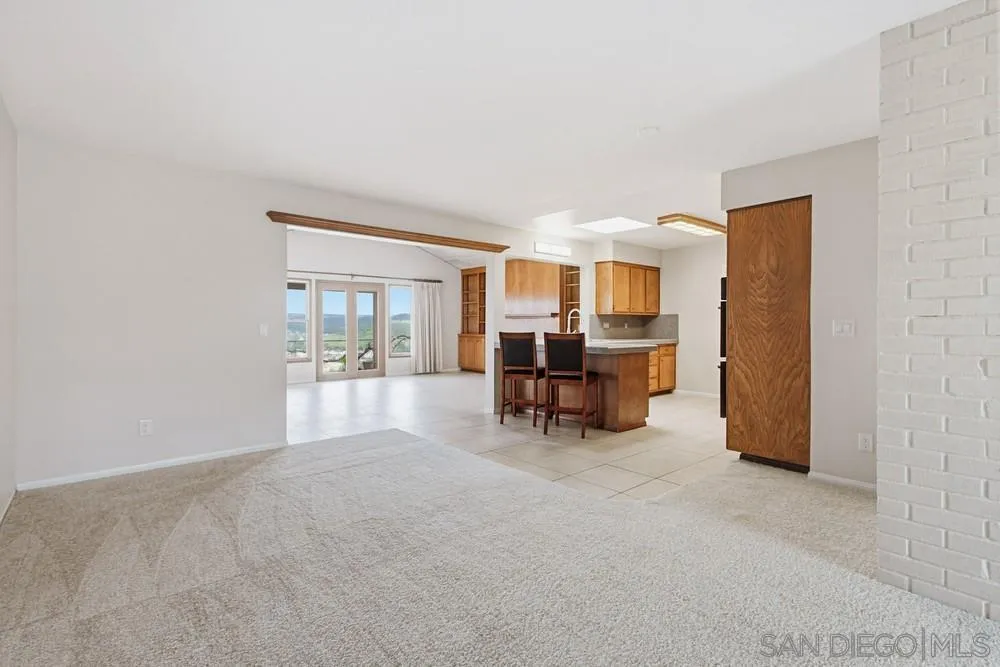 https://cdn.realtyfeed.com/cdn/127/260003430/c9b123818c296a6e59d9ef73fe374d35.webp