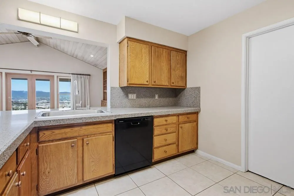 https://cdn.realtyfeed.com/cdn/127/260003430/e9ddc3f81ee611e83f0b7ae9d0d849e0.webp