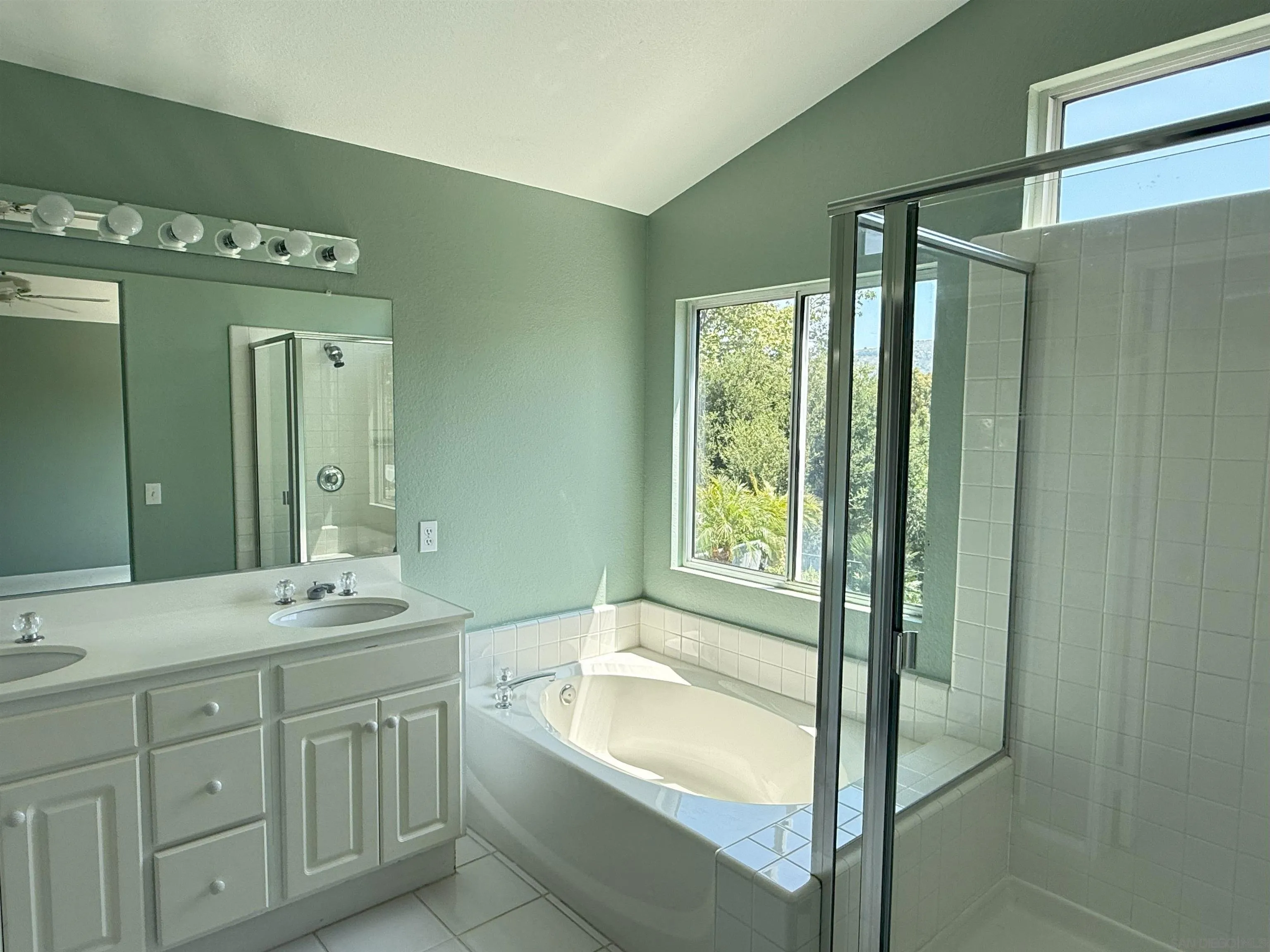 https://cdn.realtyfeed.com/cdn/127/260003431/6ae708821aae5b74bec0313ced0c324c.webp