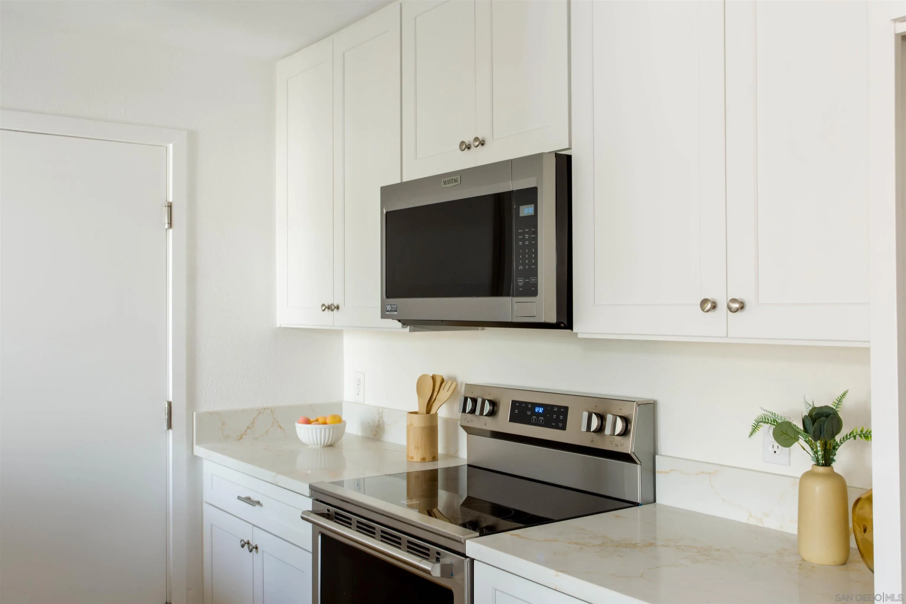 https://cdn.realtyfeed.com/cdn/127/260003435/55159a91d732a1072c9e27bbaf0f07c5.webp