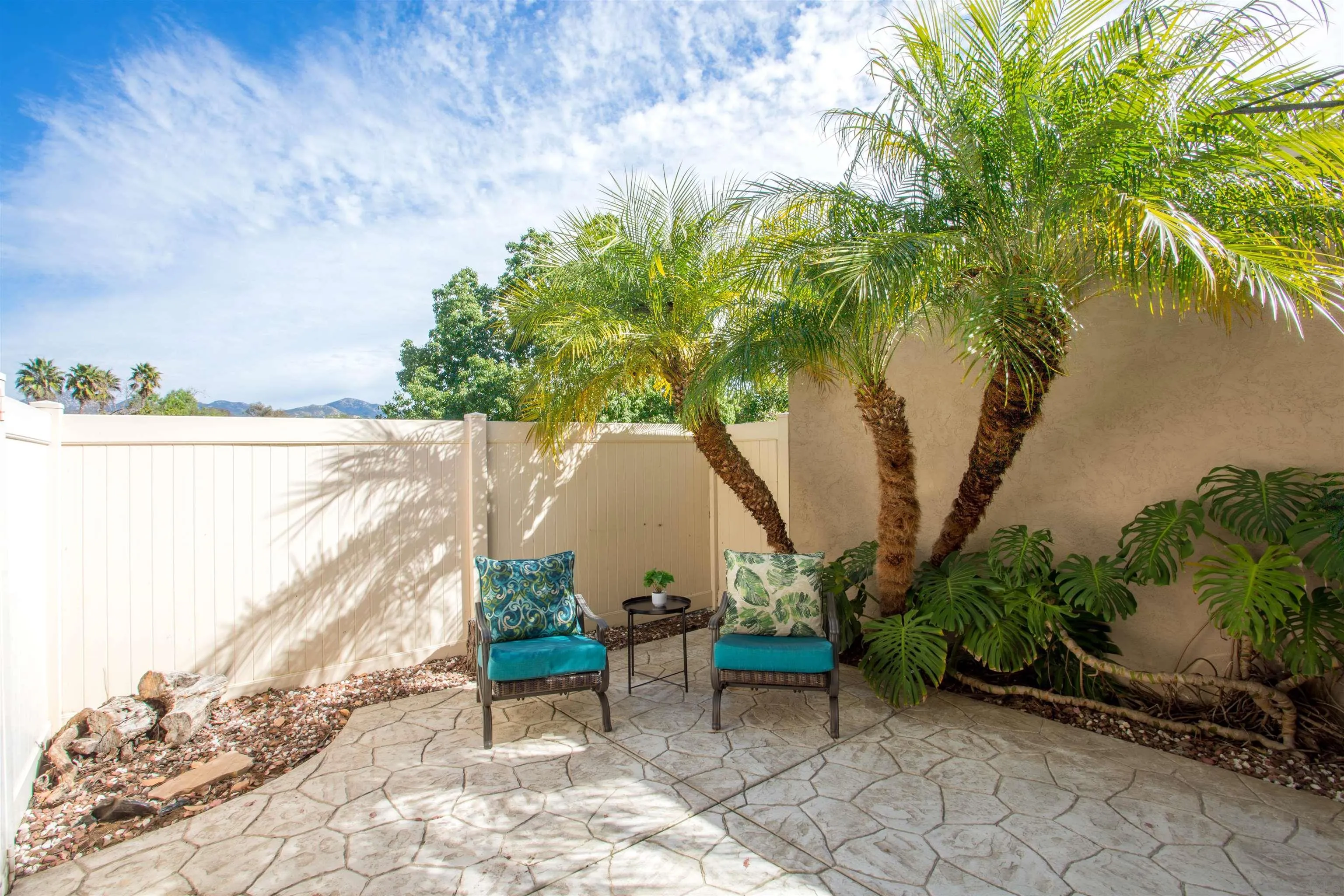 https://cdn.realtyfeed.com/cdn/127/260003435/e57e1d8159603e49cde744250967cf5e.webp
