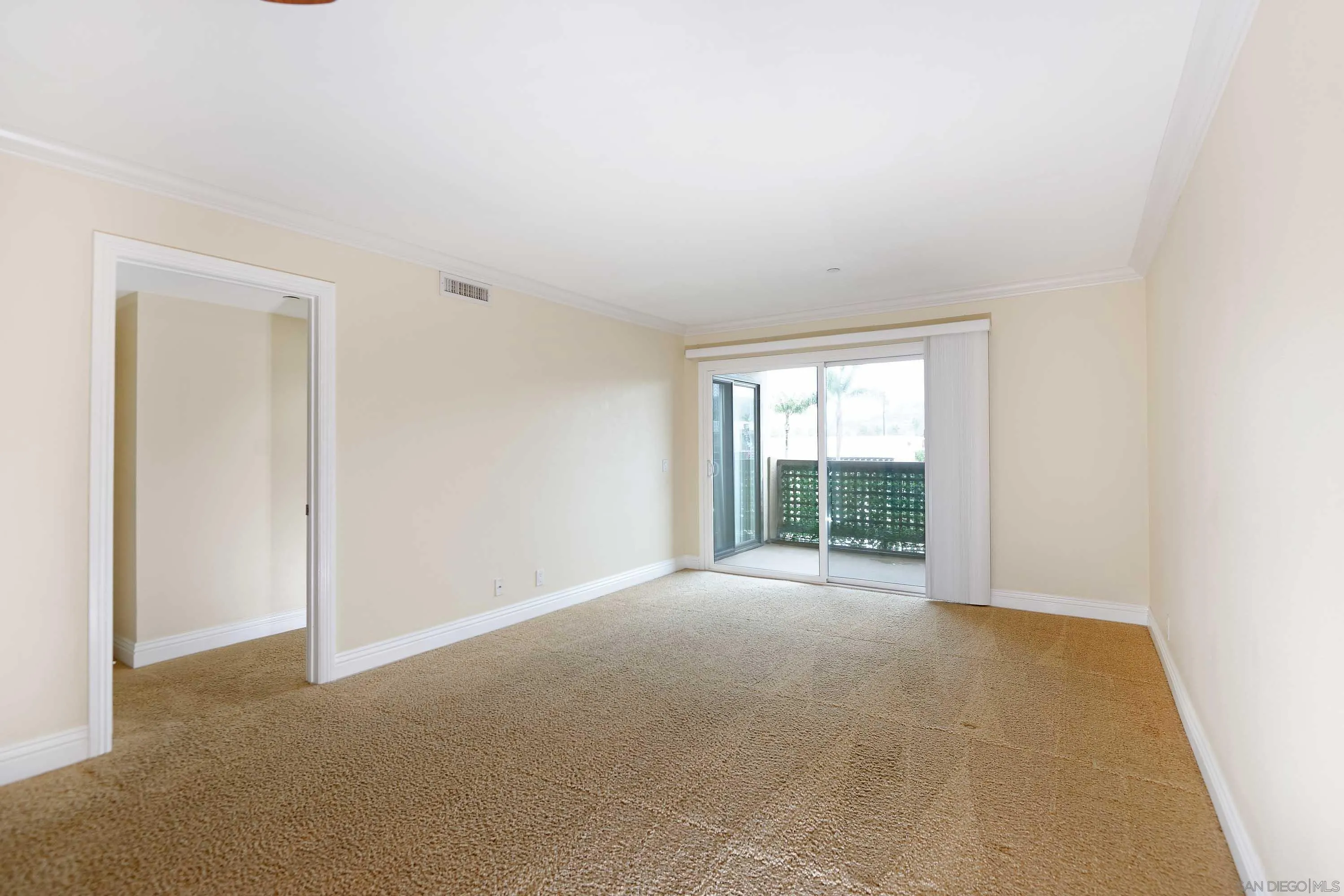 https://cdn.realtyfeed.com/cdn/127/260003436/80cd14c48e86fe950509517372099450.webp