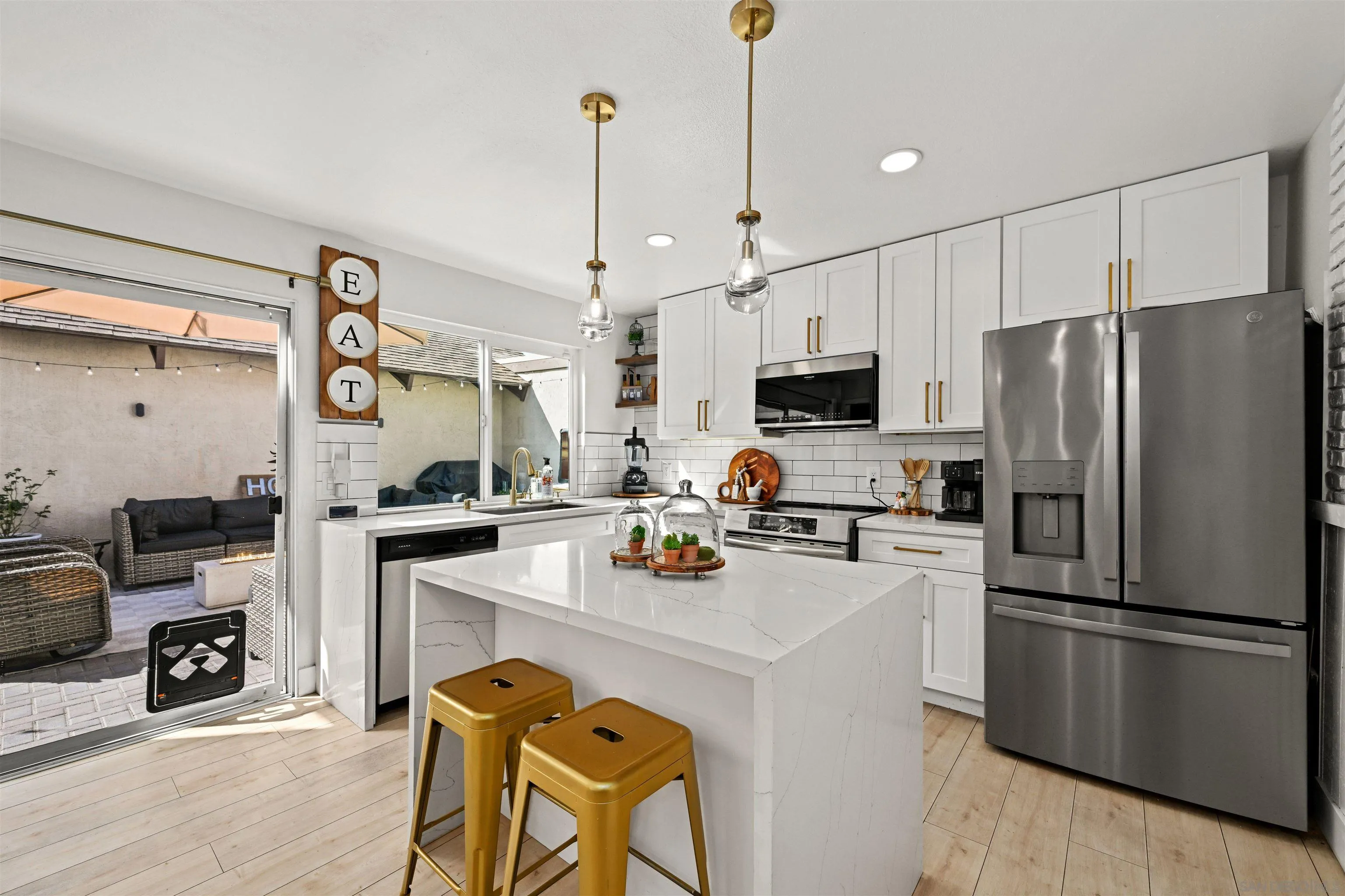 https://cdn.realtyfeed.com/cdn/127/260003438/0761061c63987c059f6553a0a920ff15.webp