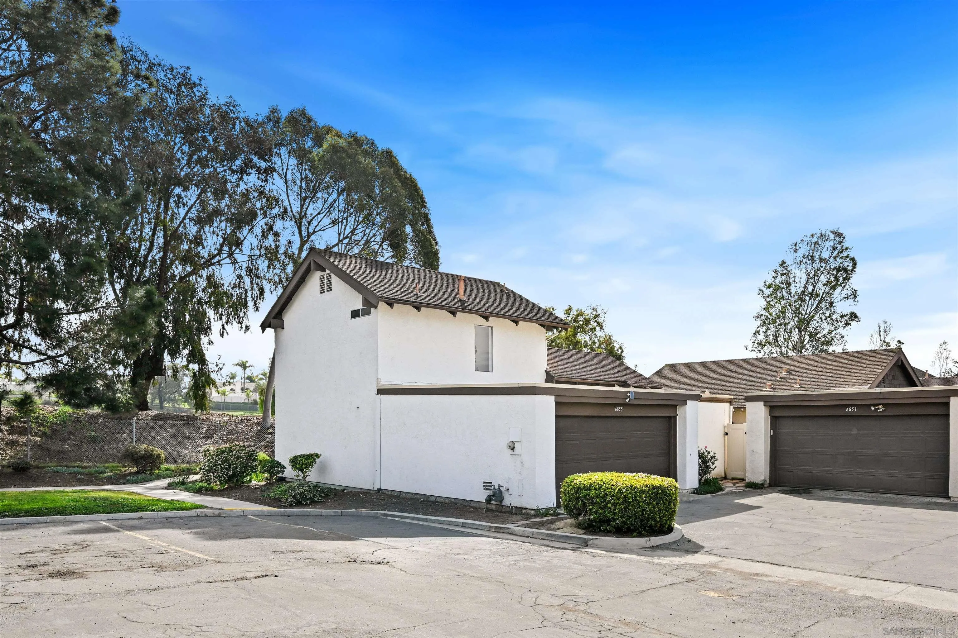https://cdn.realtyfeed.com/cdn/127/260003438/2cfc31b4030f1f3c3e92f2731819d084.webp
