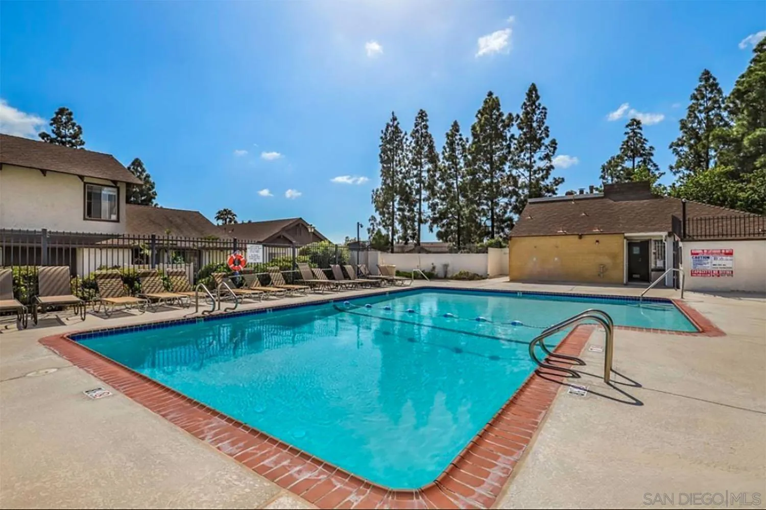 https://cdn.realtyfeed.com/cdn/127/260003438/e47b396ebd36534fa3971bc382d6f22a.webp