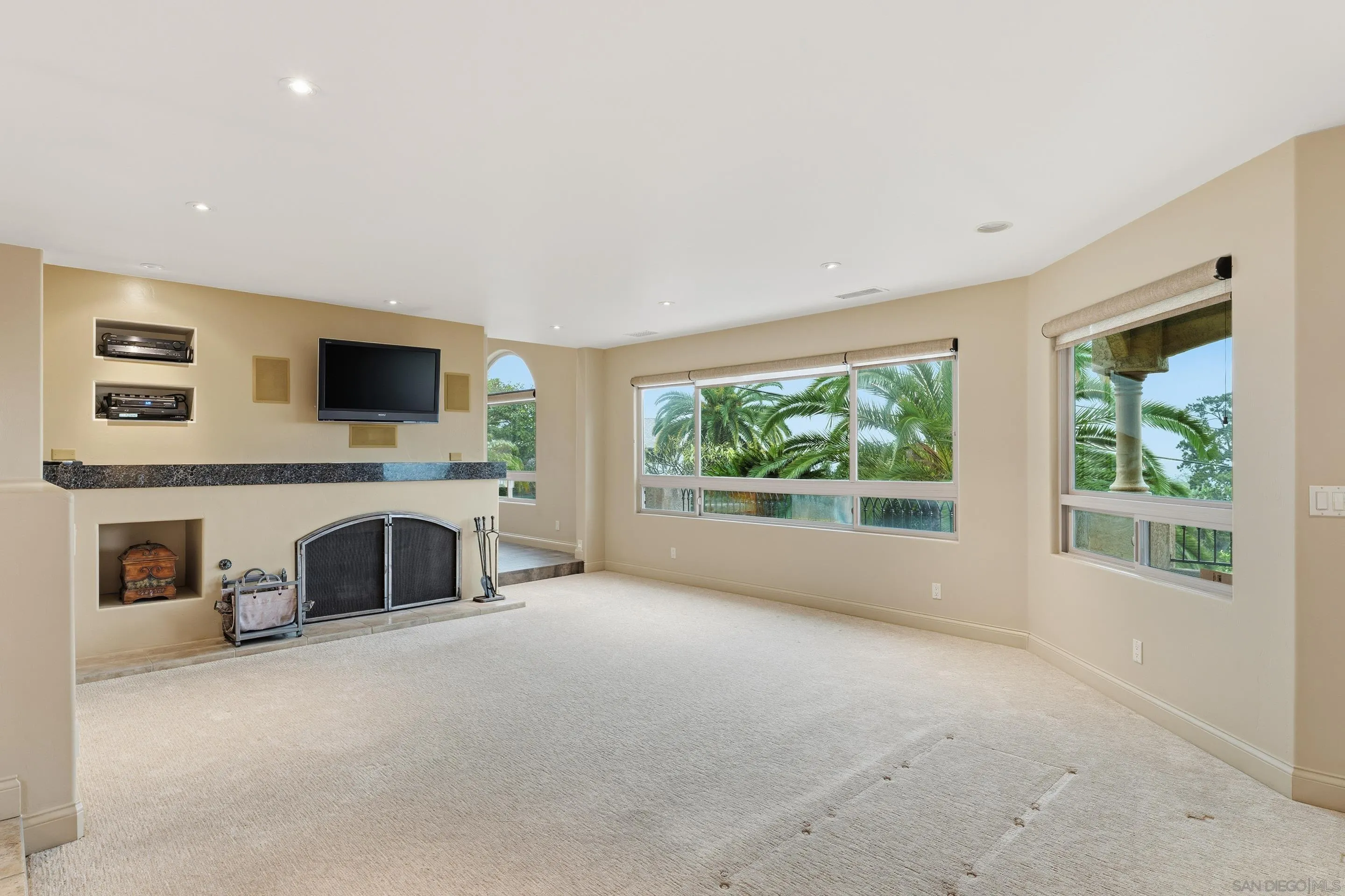 https://cdn.realtyfeed.com/cdn/127/260003440/217a7f08e73624f2cb29b5bdb5d6b9a2.webp
