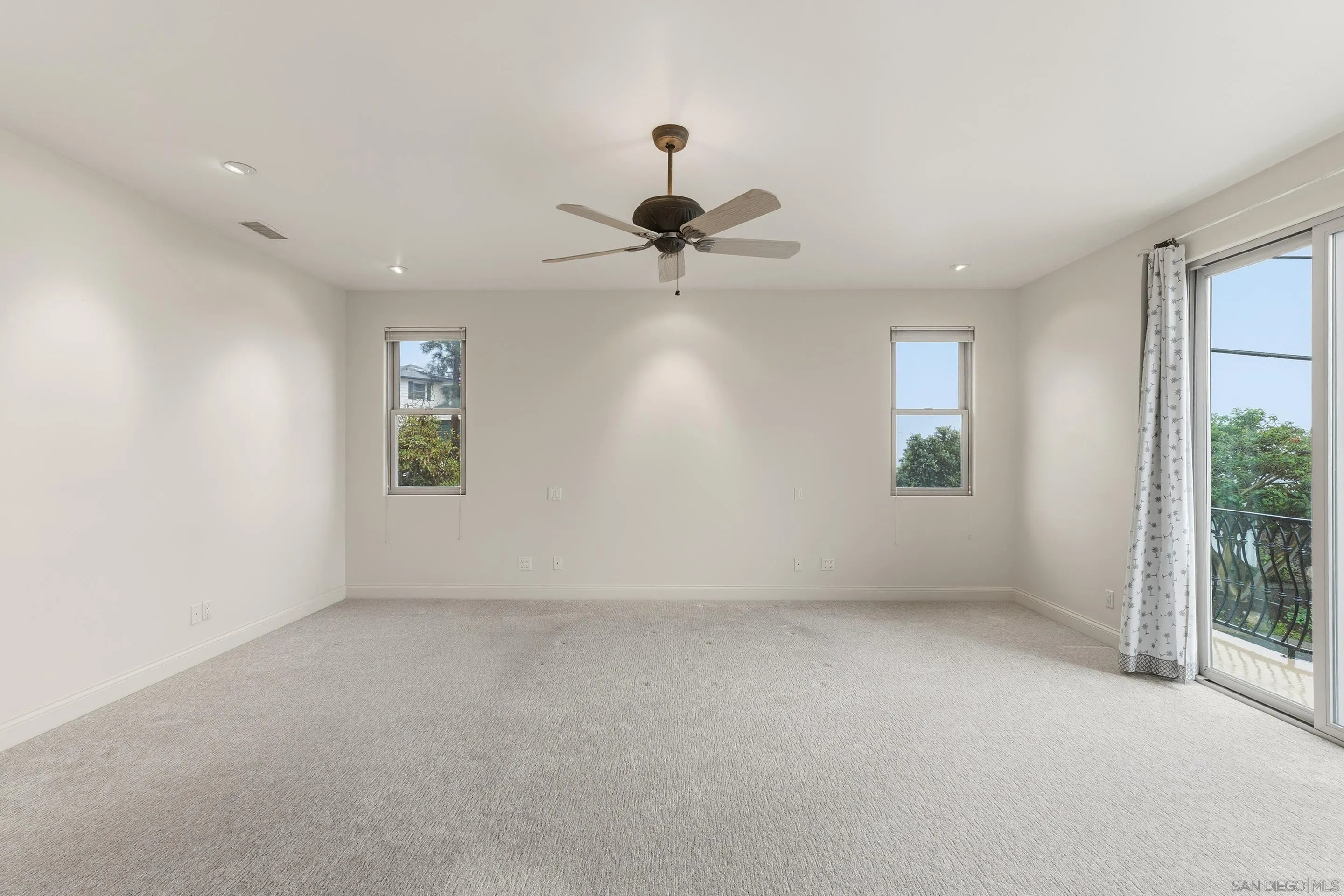 https://cdn.realtyfeed.com/cdn/127/260003440/8ab61d6601f88122daff2ce5e7a18693.webp