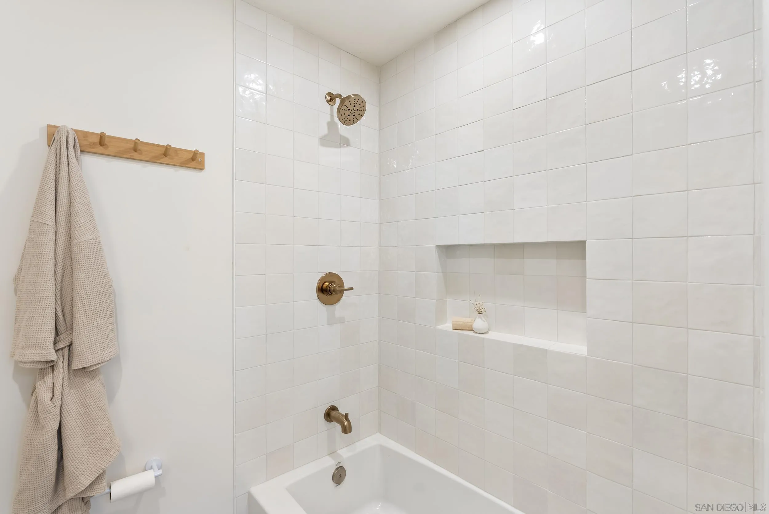 https://cdn.realtyfeed.com/cdn/127/260003441/5f835508efd9a19a6be25d19a572e0fb.webp