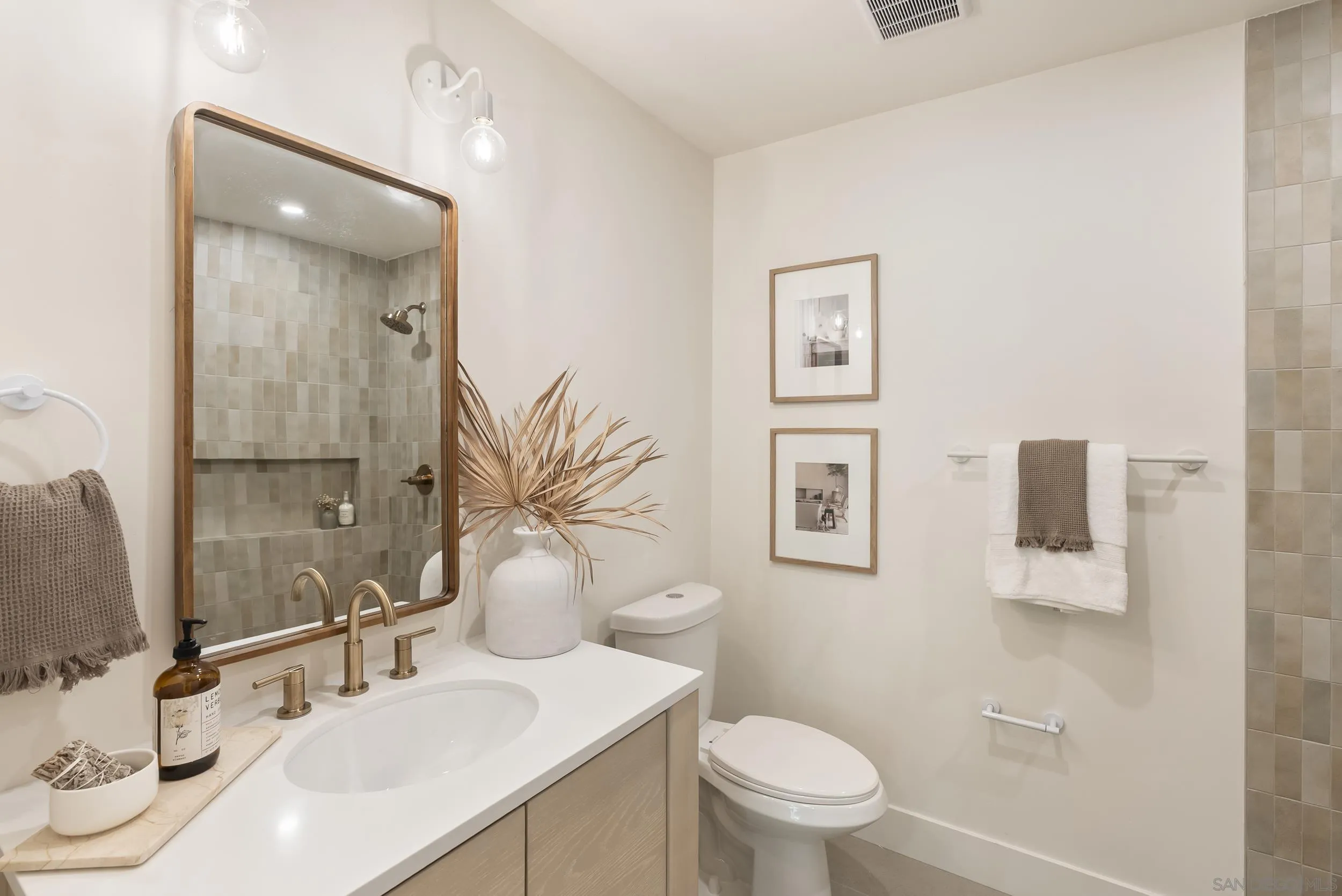 https://cdn.realtyfeed.com/cdn/127/260003441/d6a66a8fc717ed9174c17deb5241cc52.webp