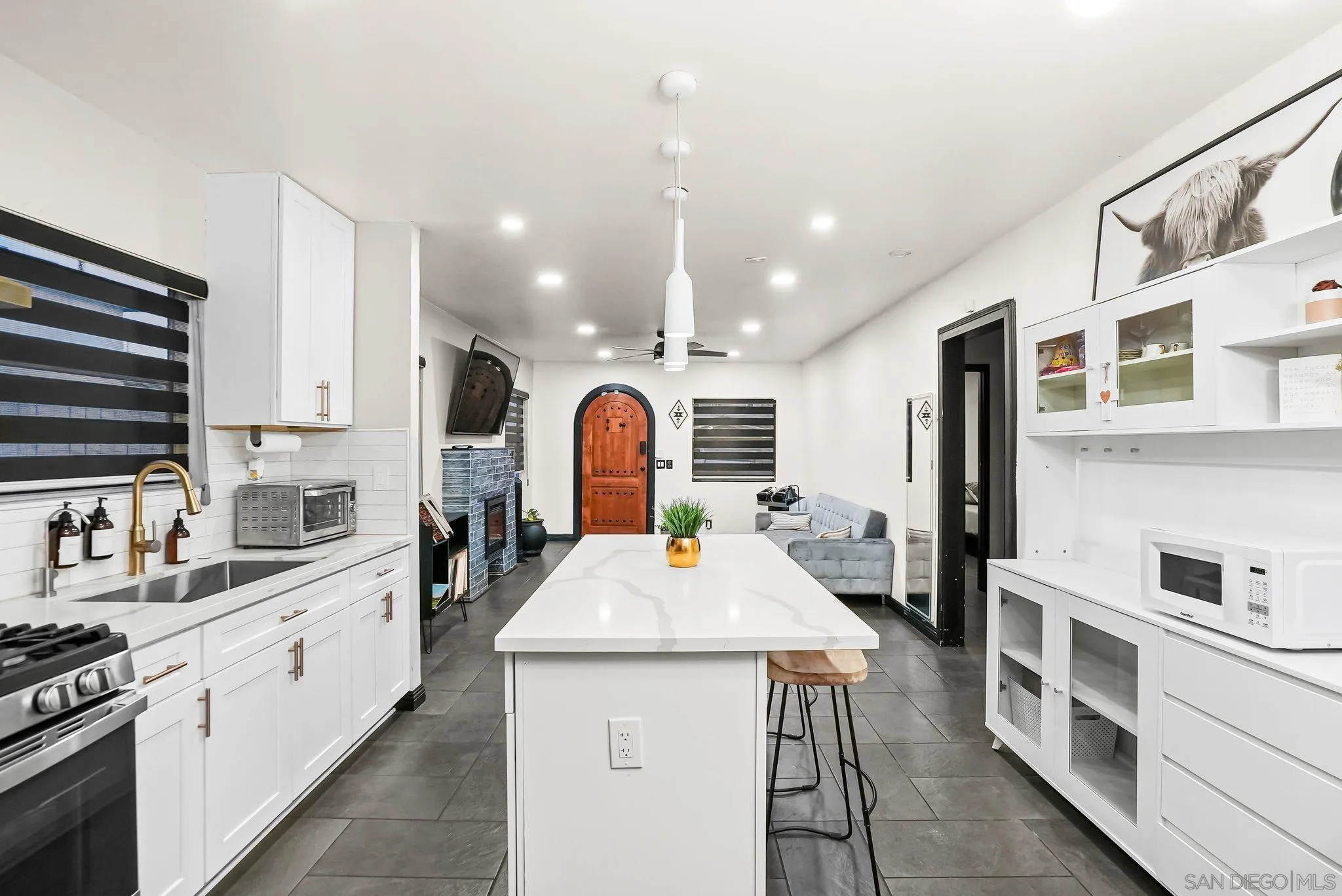 https://cdn.realtyfeed.com/cdn/127/260003443/0531e615ed9c22d6e2714dcdd3c6a55b.webp