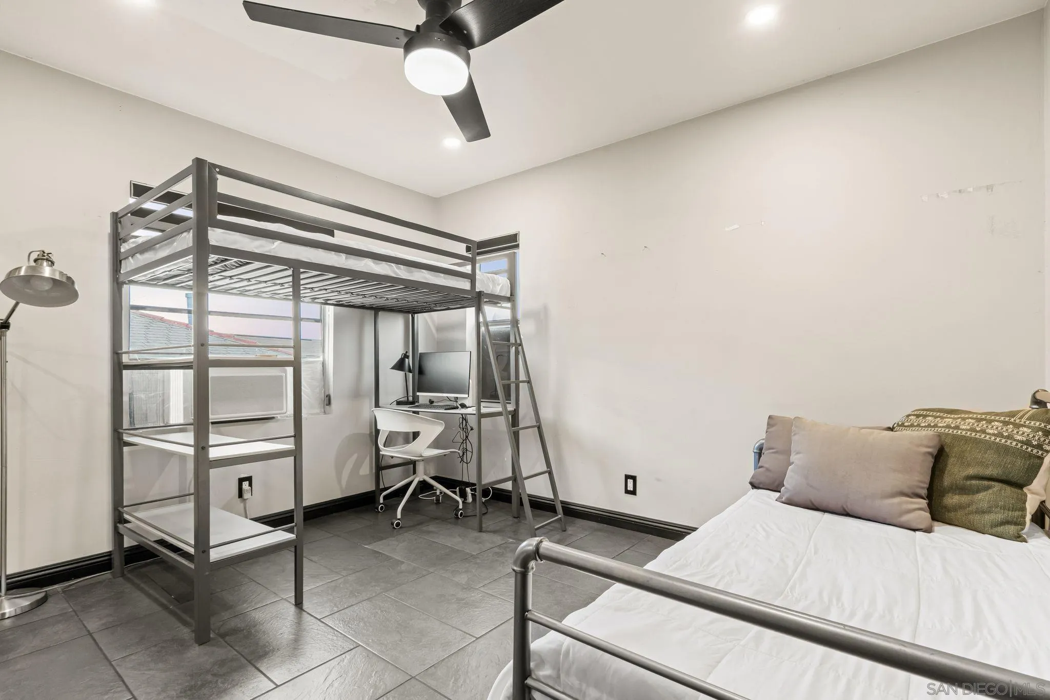 https://cdn.realtyfeed.com/cdn/127/260003443/20b3da366cfa749d5b2757ee41c6196e.webp