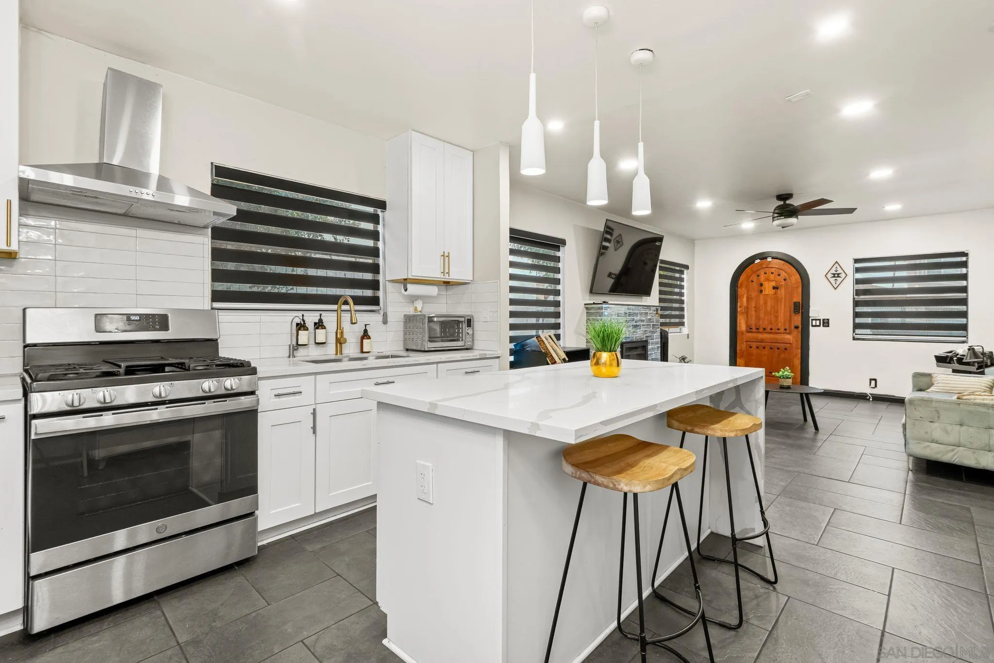 https://cdn.realtyfeed.com/cdn/127/260003443/283a69ec8786bd6927083194b42c175d.webp