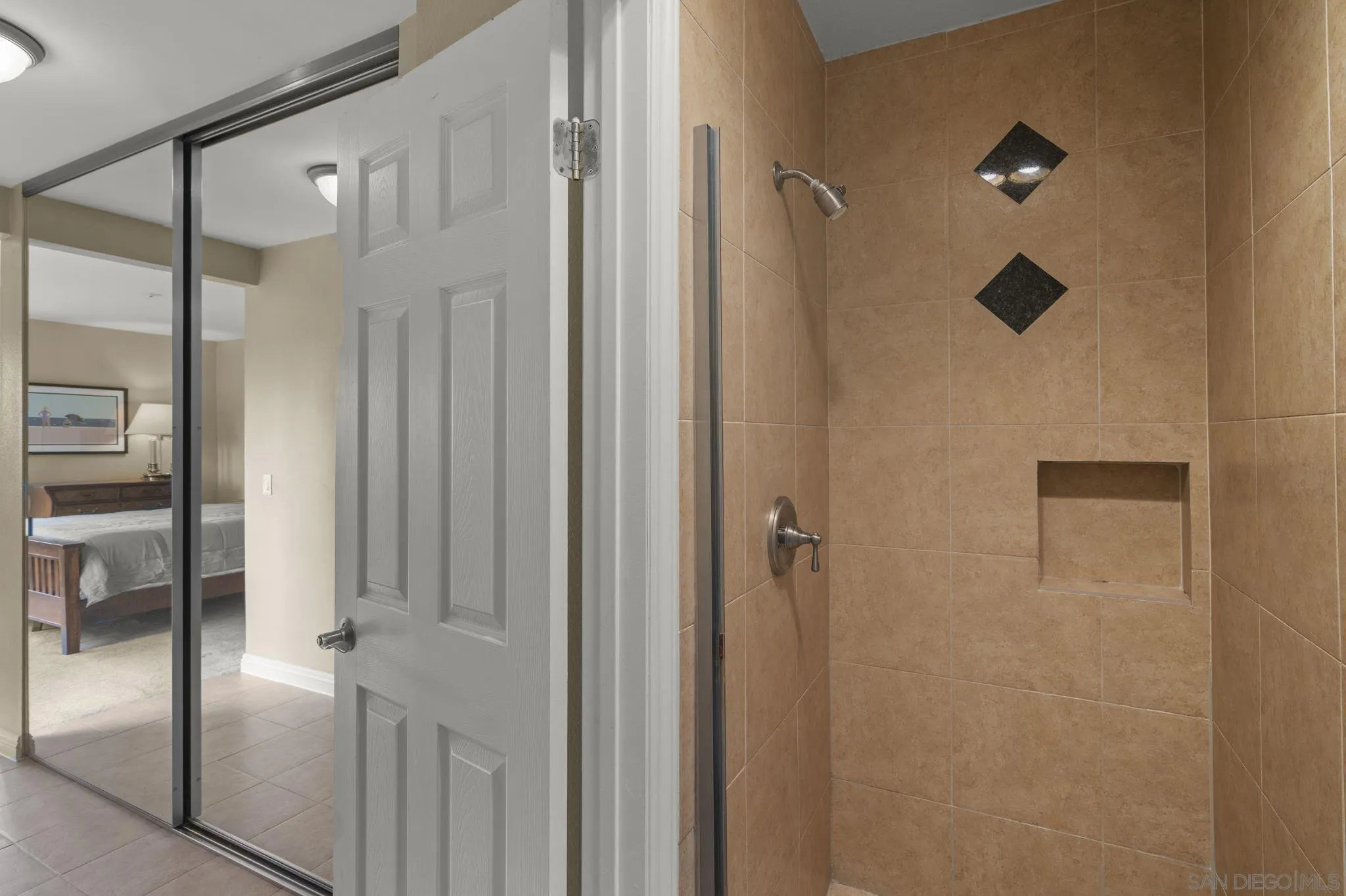 https://cdn.realtyfeed.com/cdn/127/260003444/1f6ad2a1f657cb05e8bef001b5f6fd5d.webp