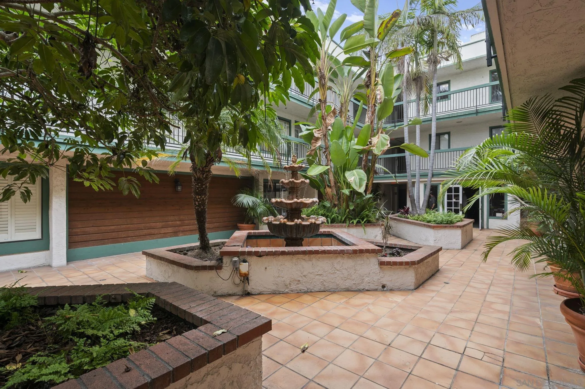 https://cdn.realtyfeed.com/cdn/127/260003444/3572b8d4e785cffb8c709b724217a23b.webp