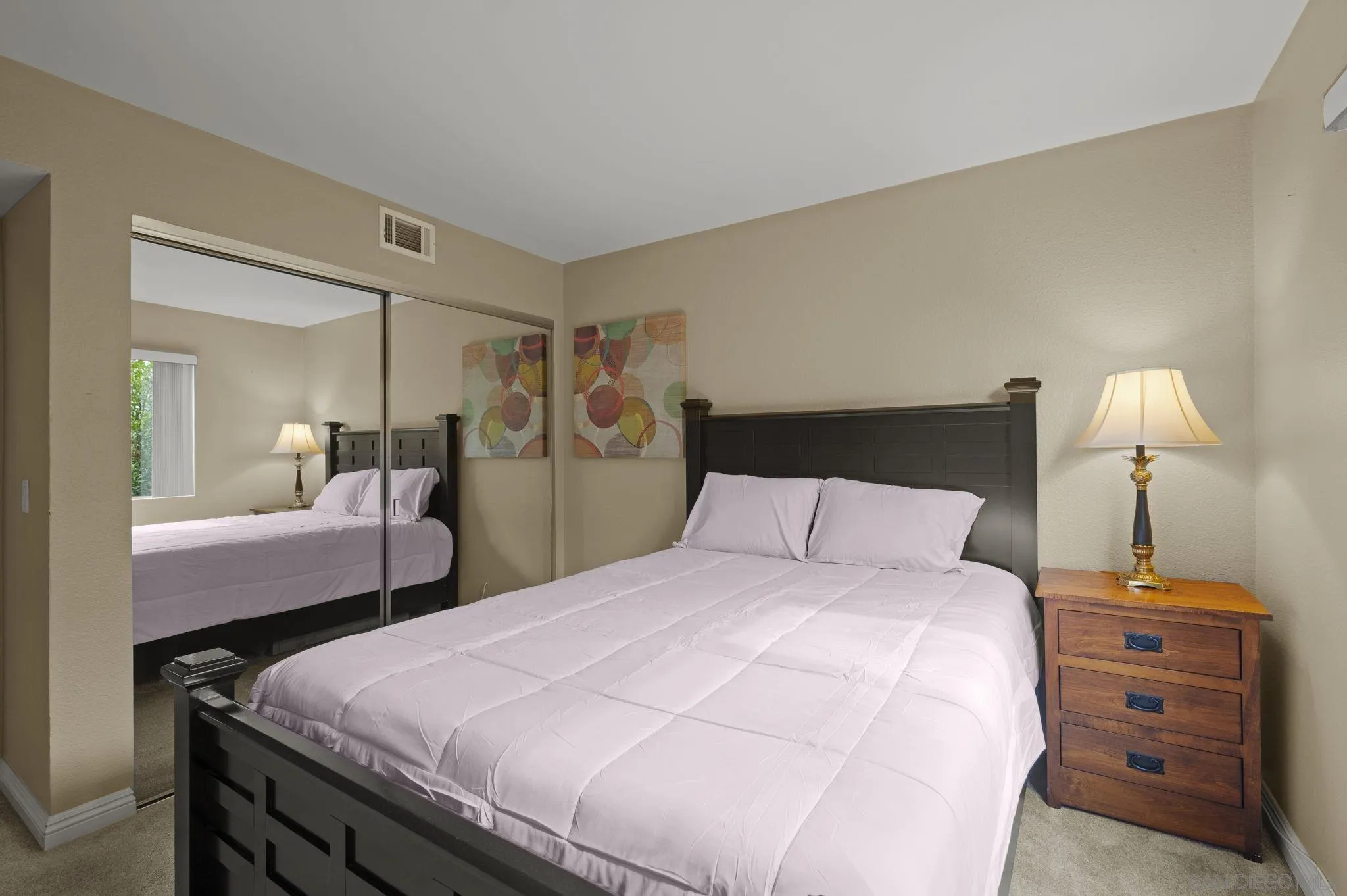 https://cdn.realtyfeed.com/cdn/127/260003444/ca3638c17eb51142c16d833054f11351.webp