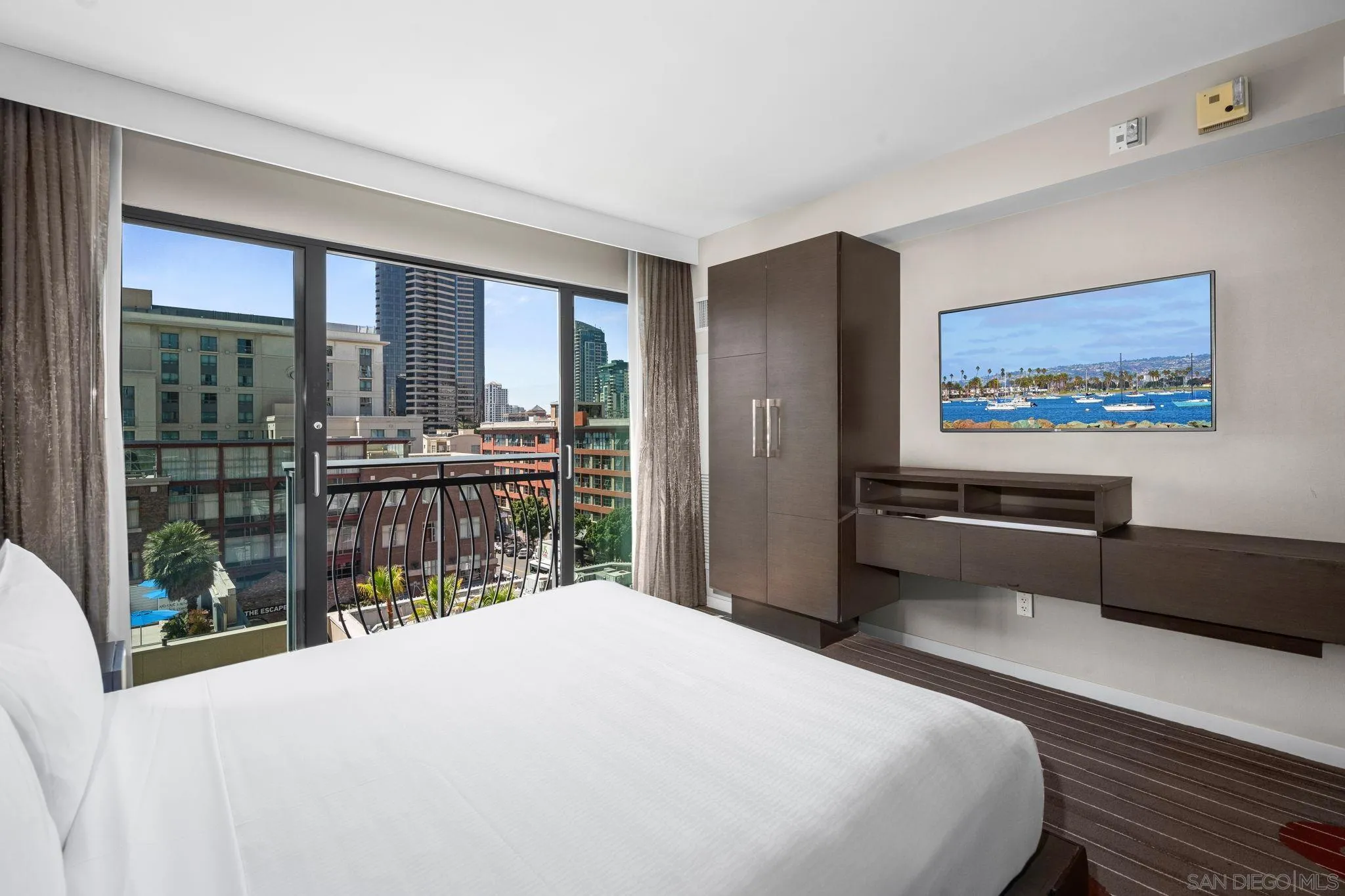 Photo #4: 260003446 Listing: Photo #4