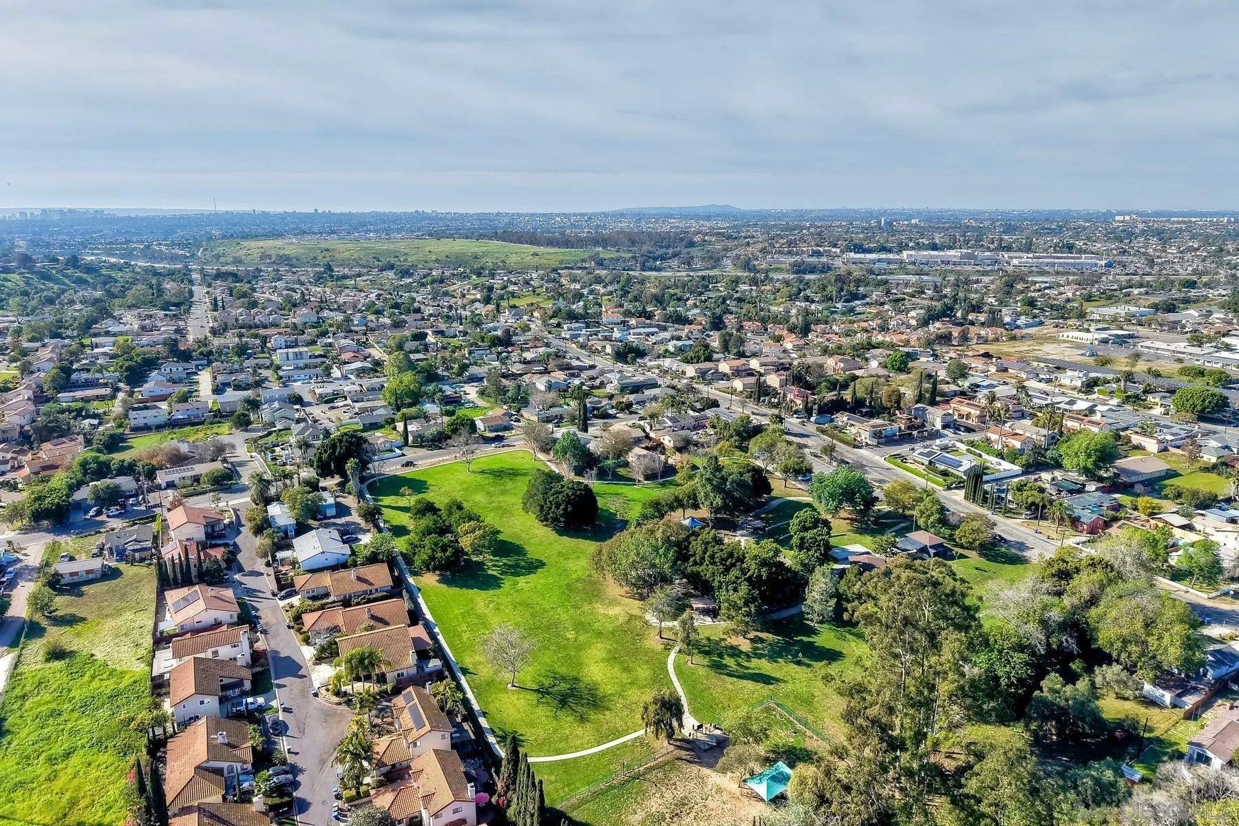 https://cdn.realtyfeed.com/cdn/127/260003451/058467718f3f8e2089616775832425a4.webp