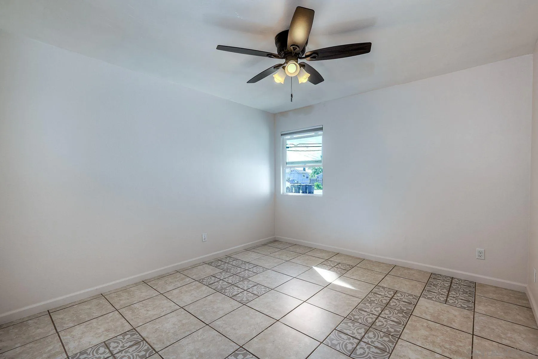 https://cdn.realtyfeed.com/cdn/127/260003451/078639555a79ada5a8bc8144f4742def.webp