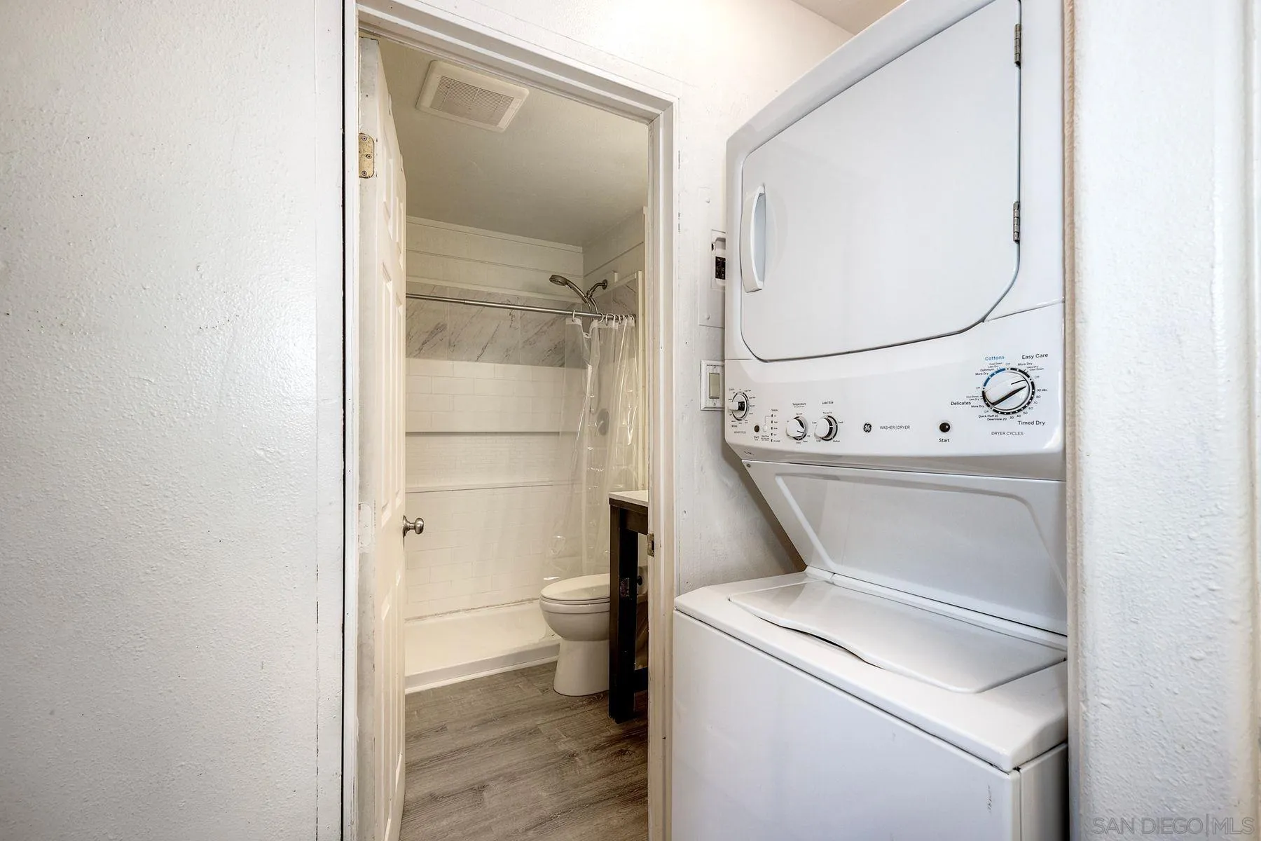 https://cdn.realtyfeed.com/cdn/127/260003451/9edcc414c9da864a9d865fc86c6e964b.webp