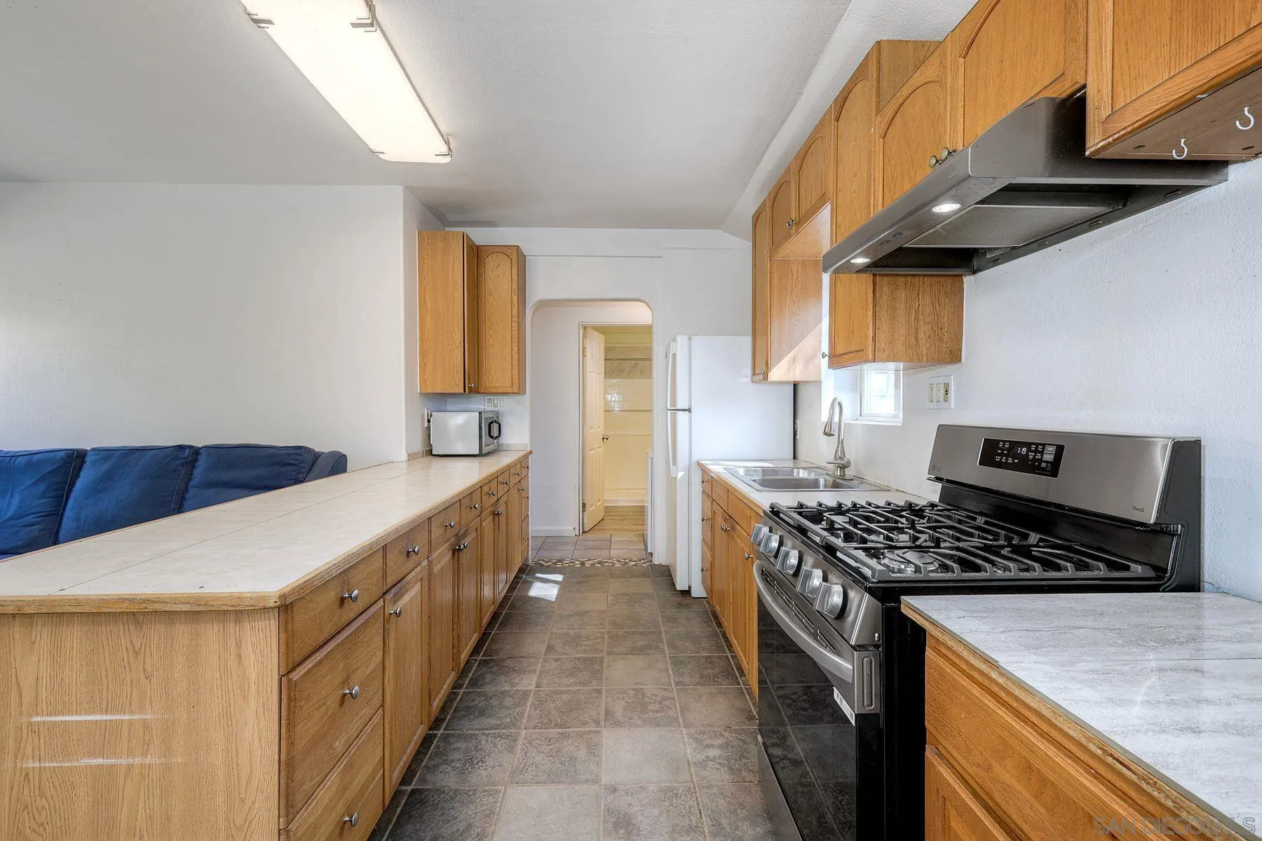 https://cdn.realtyfeed.com/cdn/127/260003451/fdc0e88f2c256466c14683a7335779b1.webp