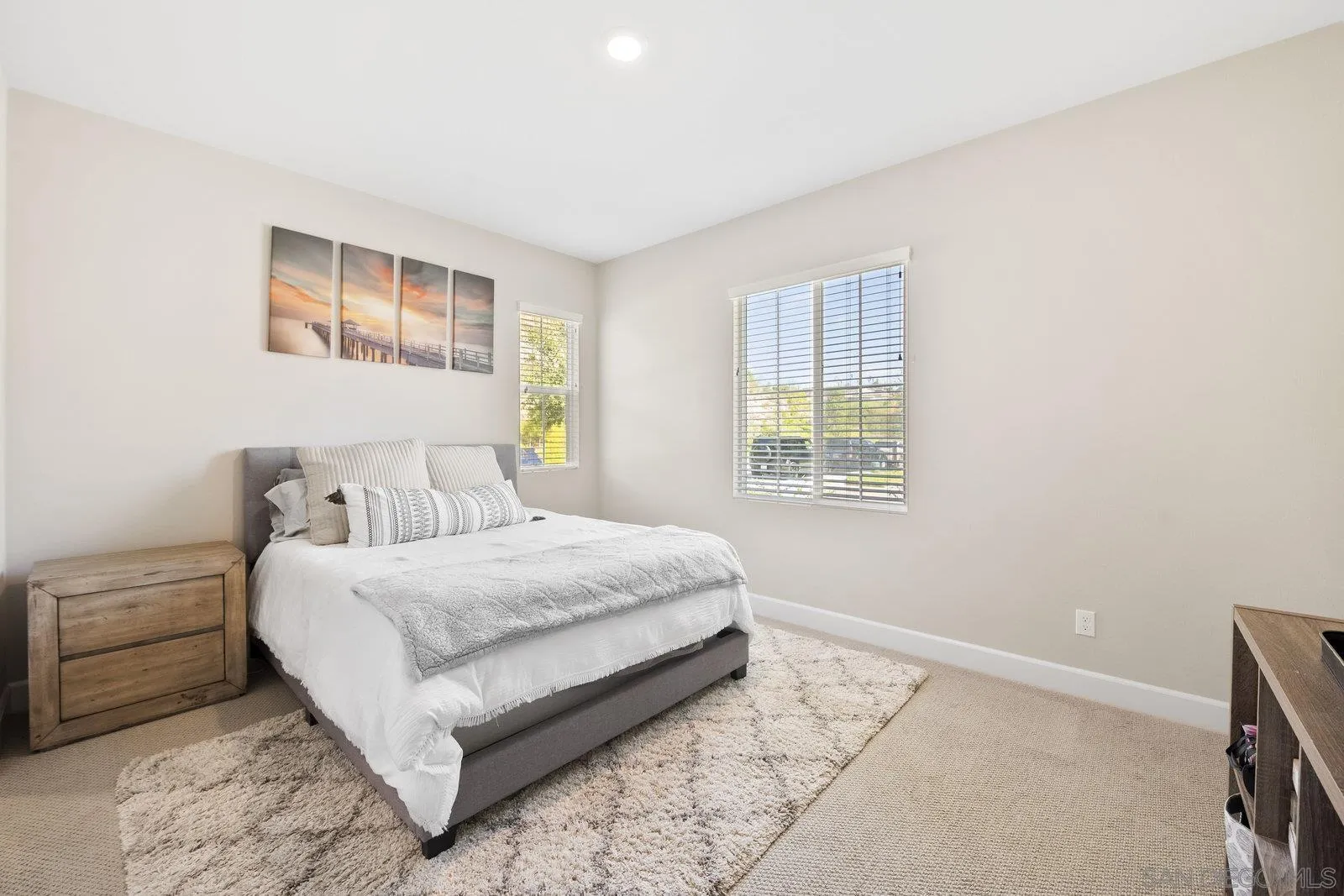 https://cdn.realtyfeed.com/cdn/127/260003453/7bfef880726b0d9b661de00737a5990e.webp