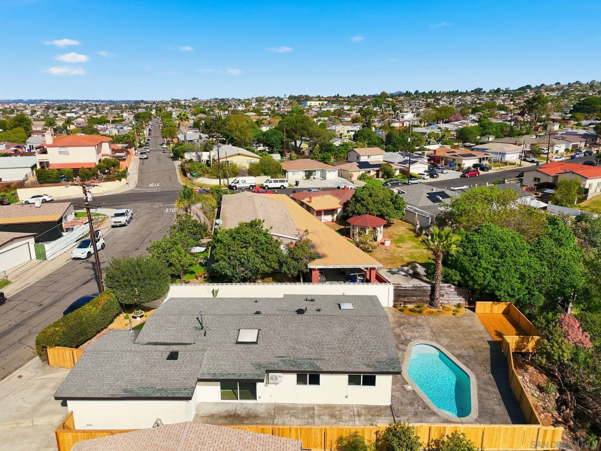 https://cdn.realtyfeed.com/cdn/127/260003456/4a2cb5c547ed8b0753da180338e65f06.webp