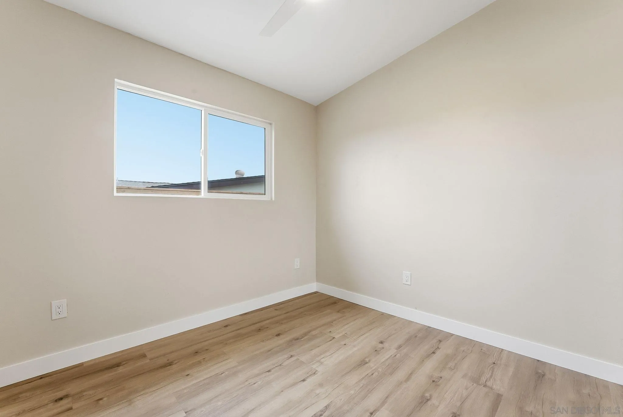https://cdn.realtyfeed.com/cdn/127/260003456/88edbd8ac6471b52e51fcc3d55885994.webp