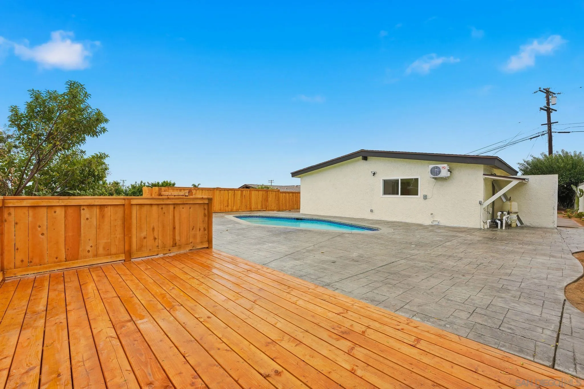 https://cdn.realtyfeed.com/cdn/127/260003456/dda15b638c6d5526c5447e477fcb3721.webp