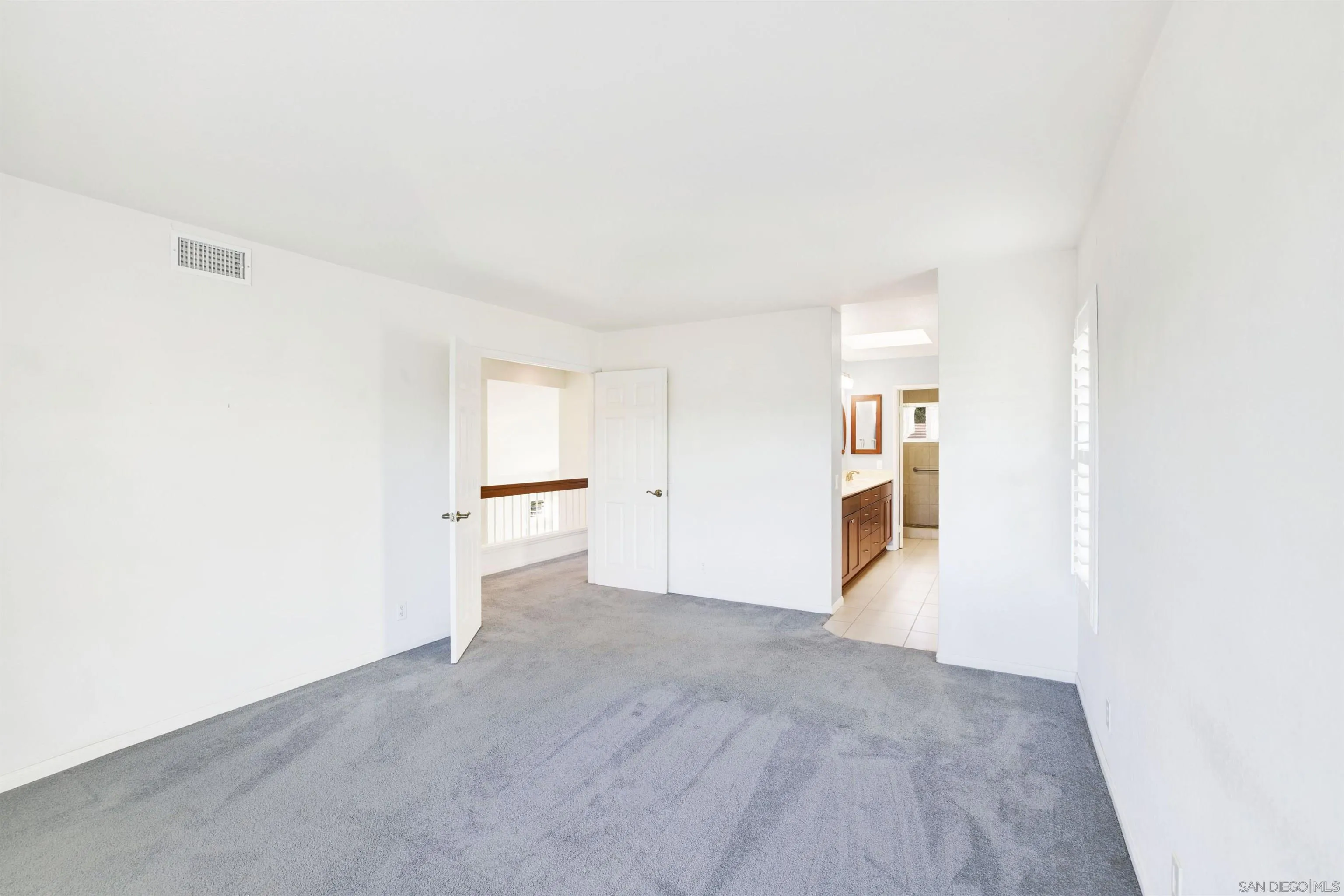 https://cdn.realtyfeed.com/cdn/127/260003457/0494af5ab37284aa5f8428145ae65ff2.webp