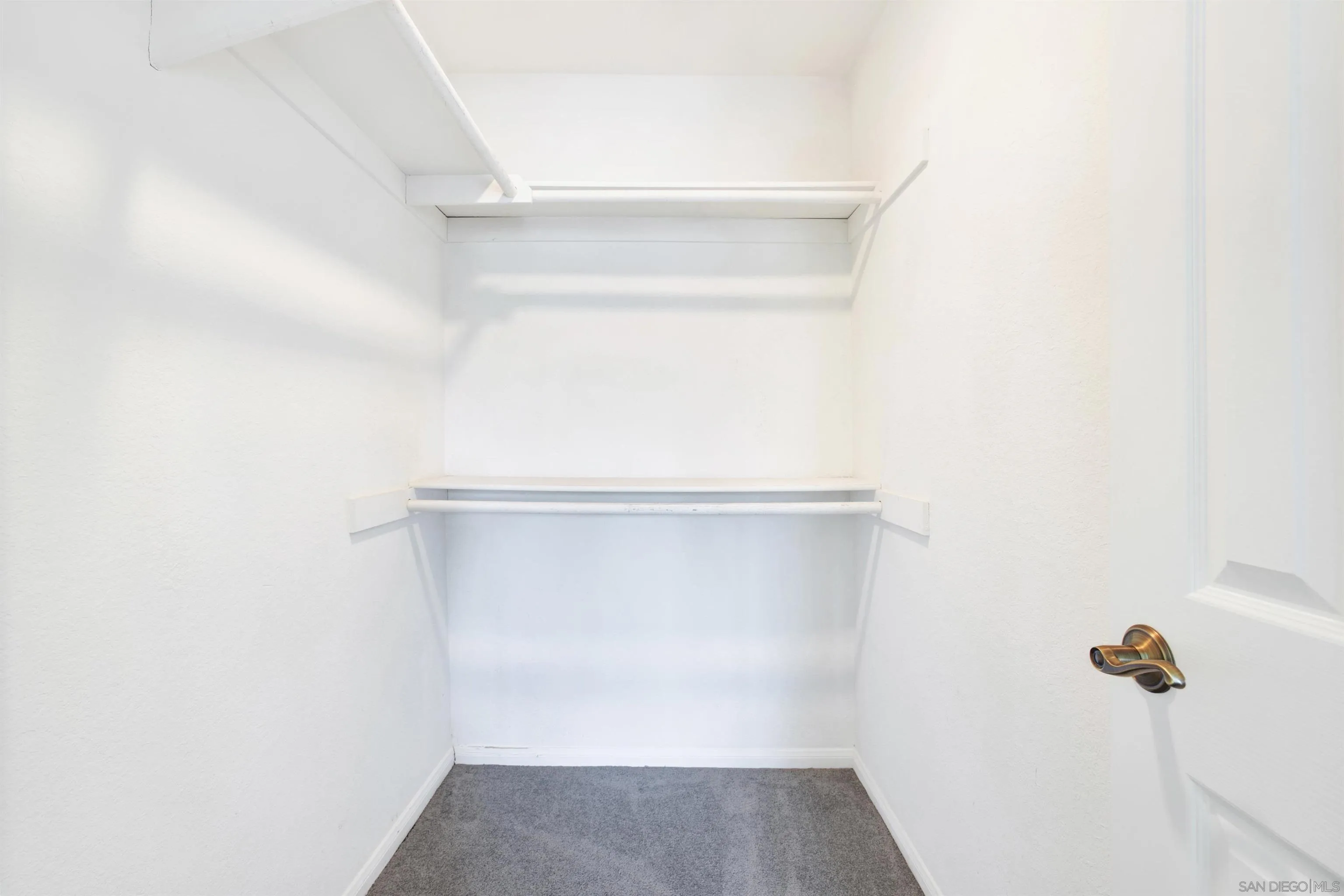 https://cdn.realtyfeed.com/cdn/127/260003457/383c68b2b2d6029f2719c45b091b4657.webp