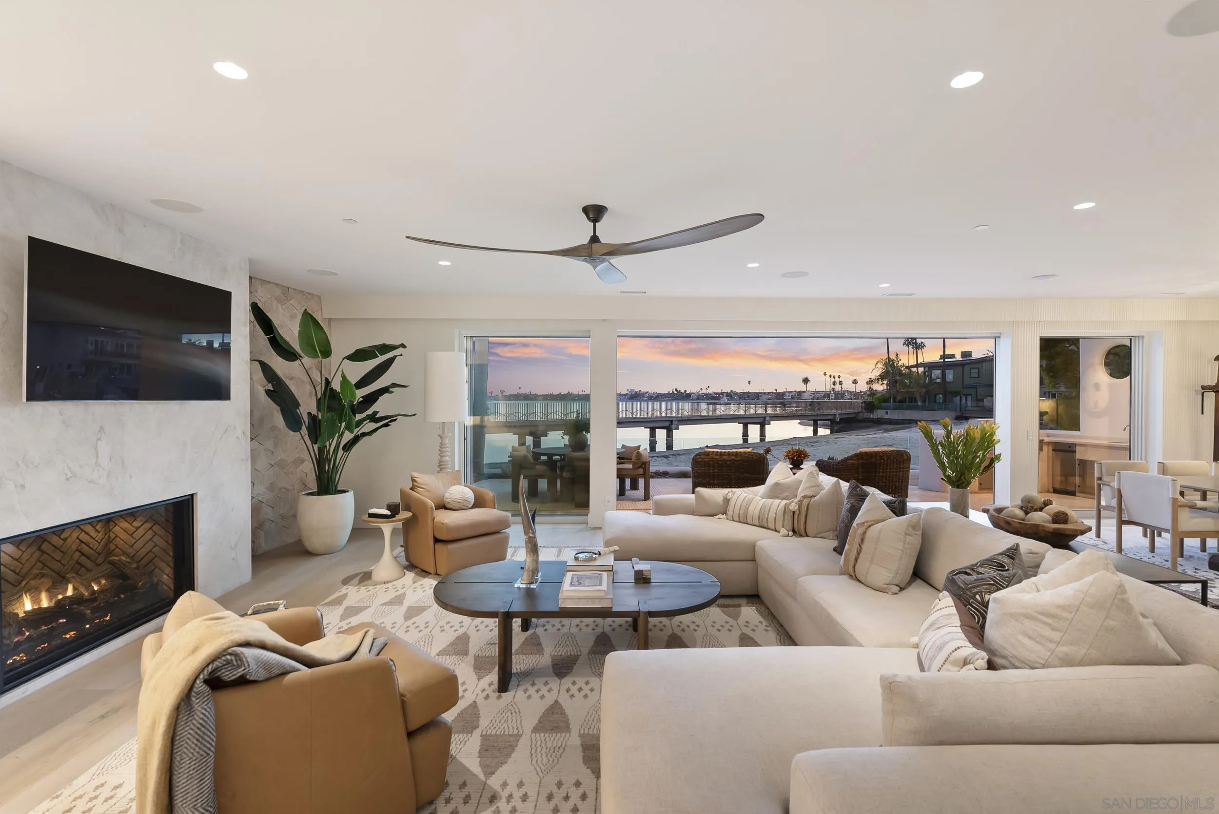 https://cdn.realtyfeed.com/cdn/127/260003461/3817d1e74070edde5d4fe71fc1901daf.webp