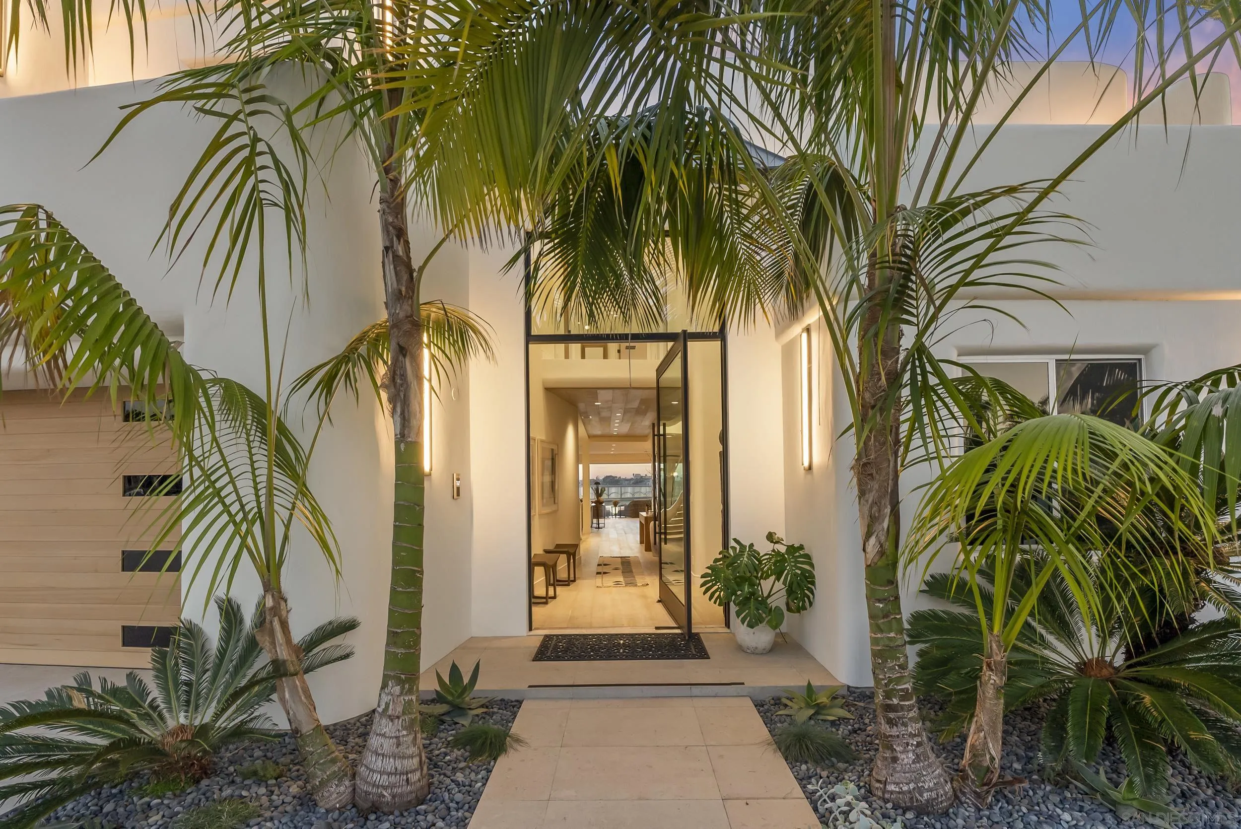 https://cdn.realtyfeed.com/cdn/127/260003461/4ae2f78d4b7e74698b0412f7583a7044.webp