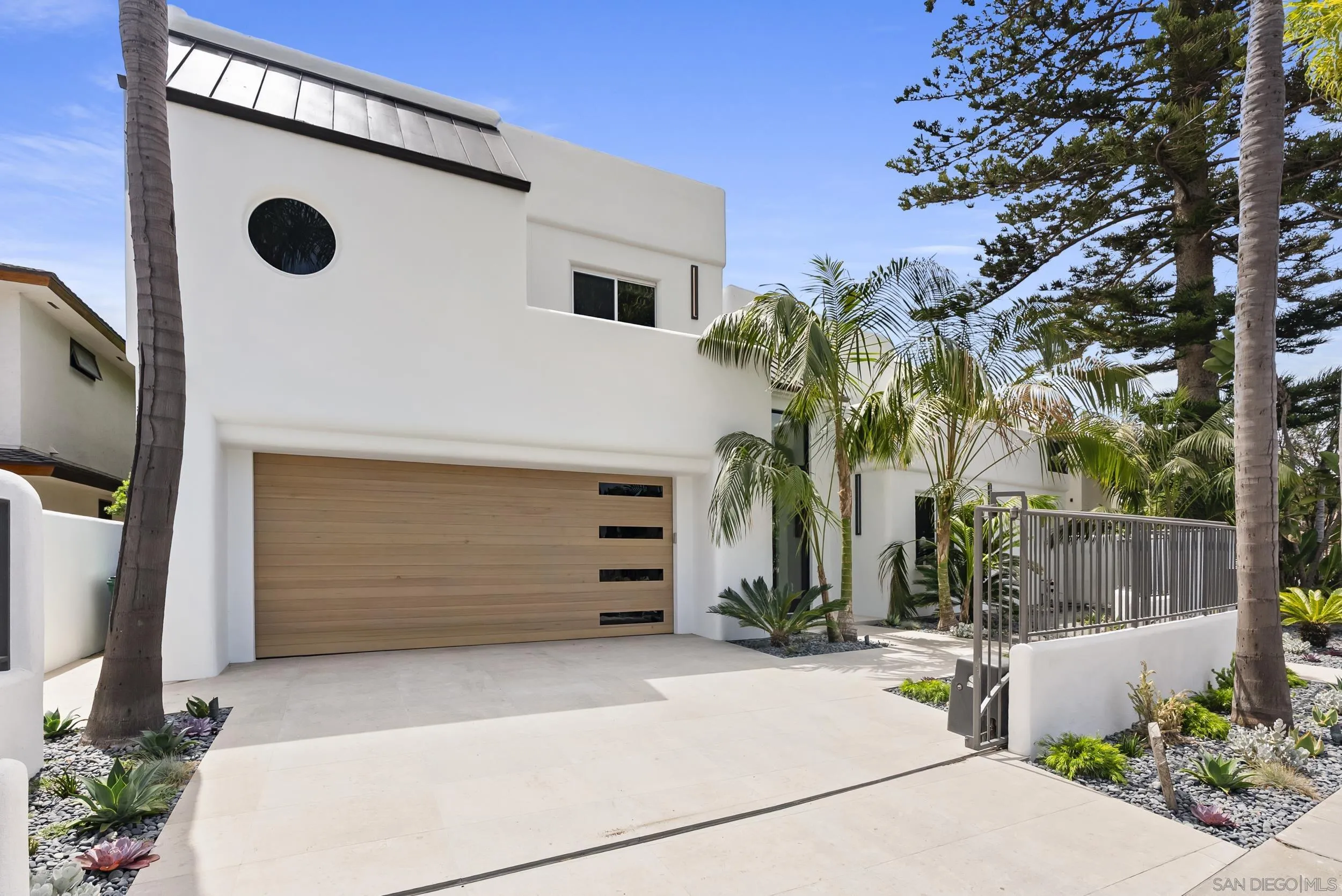 https://cdn.realtyfeed.com/cdn/127/260003461/5dbd2d805de08a3b6bae59fb721d21e3.webp