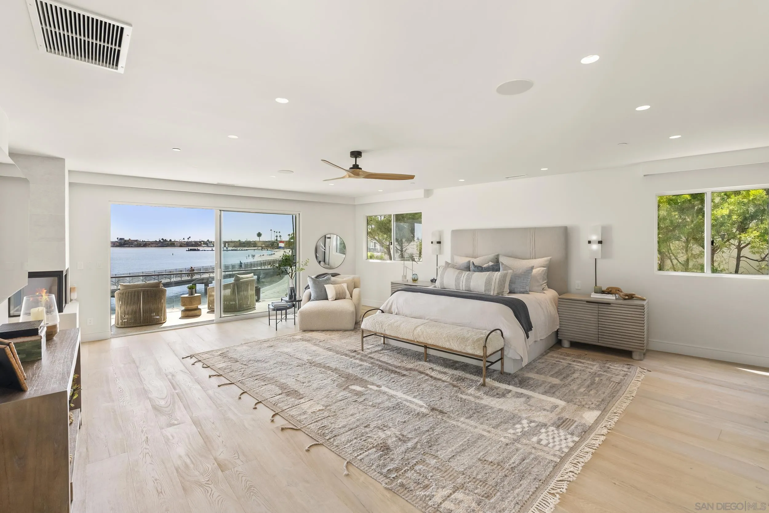 https://cdn.realtyfeed.com/cdn/127/260003461/7880ccf9504ba10b1bd55b0e79ff83a9.webp