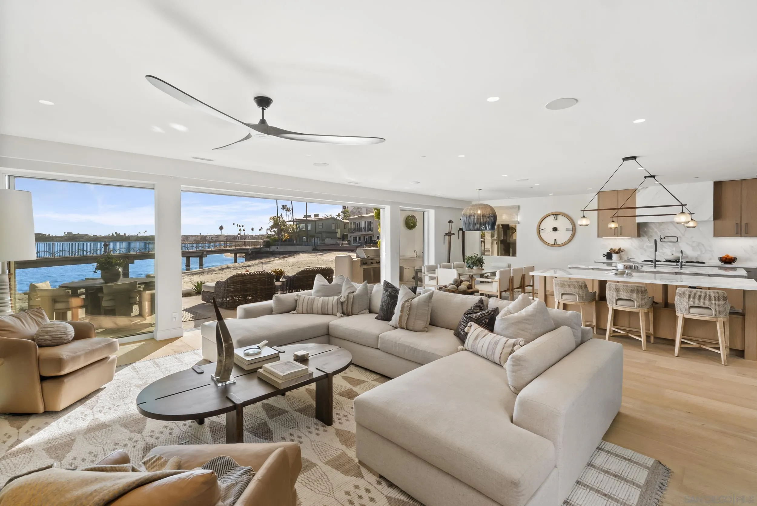https://cdn.realtyfeed.com/cdn/127/260003461/880966cc2d7737b868d568b24e9baaaf.webp