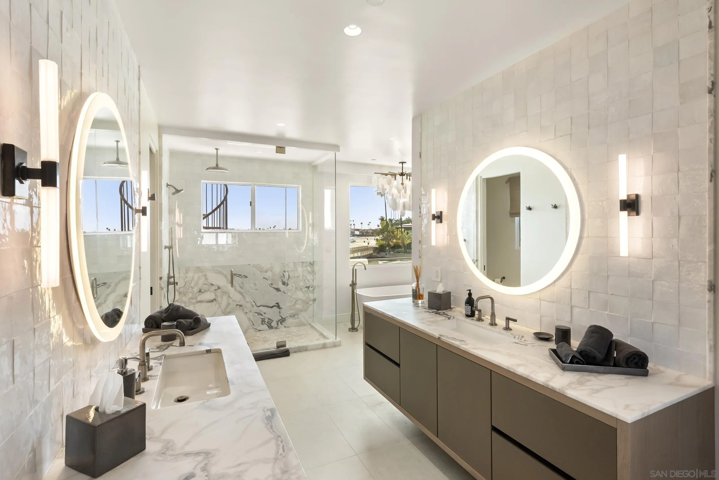 https://cdn.realtyfeed.com/cdn/127/260003461/a6b0ea97587db73b93f9b25d478442f9.webp