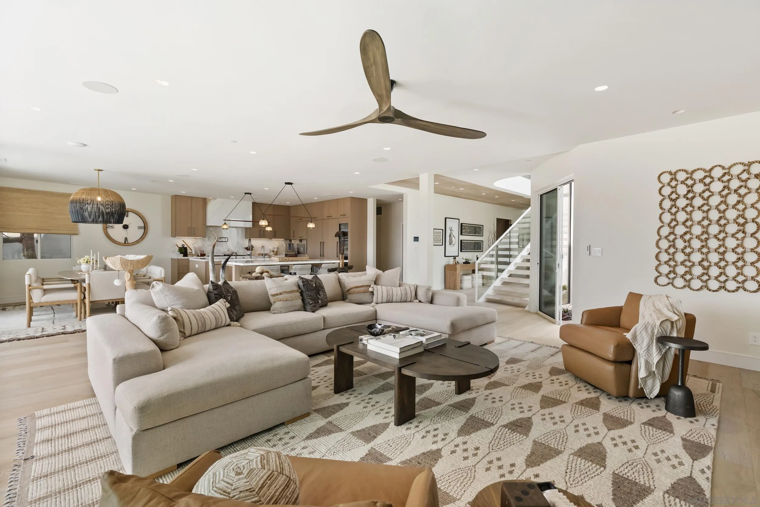 https://cdn.realtyfeed.com/cdn/127/260003461/c681230e73c269fa0d0ff0ce3111871f.webp