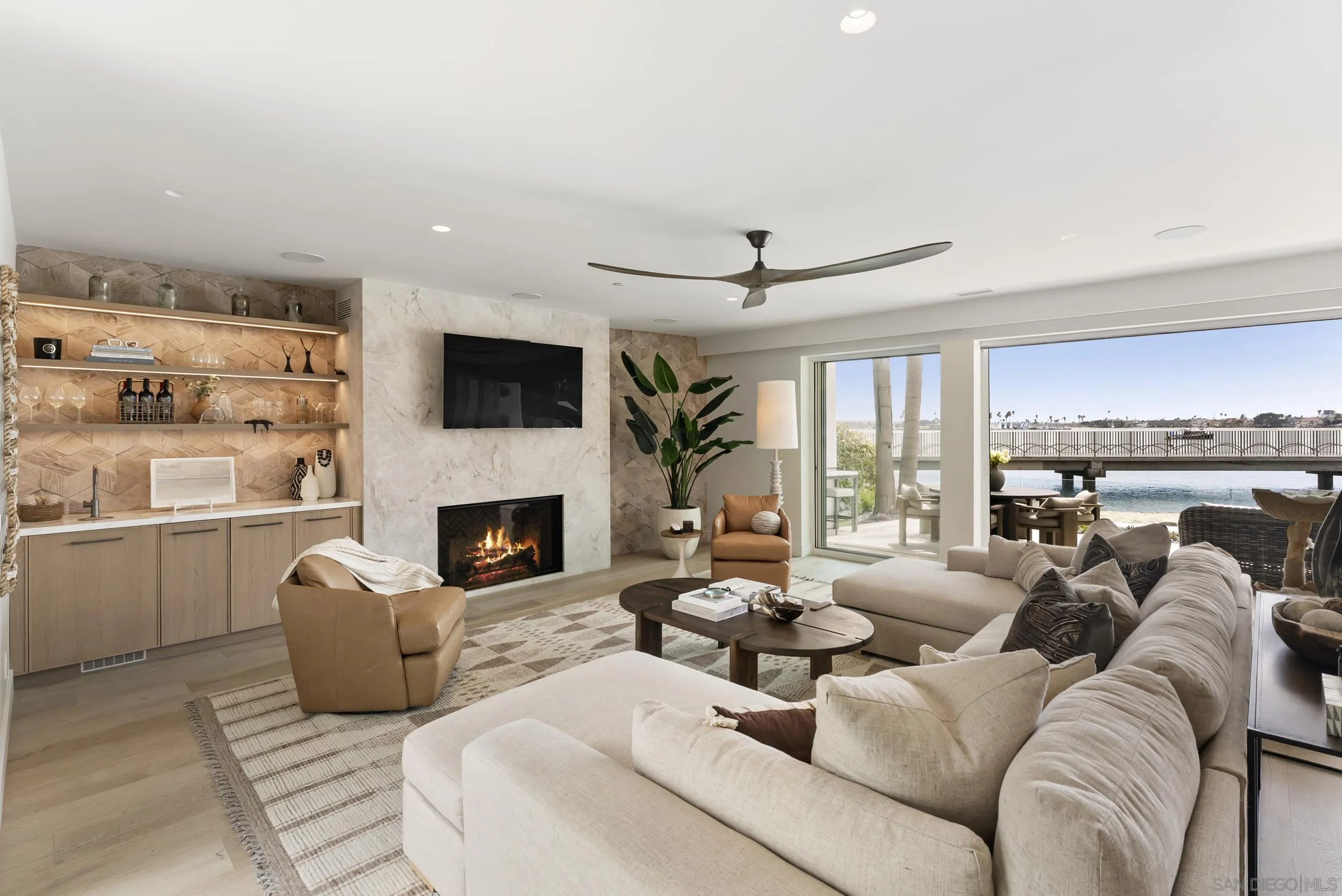 https://cdn.realtyfeed.com/cdn/127/260003461/d3b9368f1c7073bec989c97e5a3df64e.webp