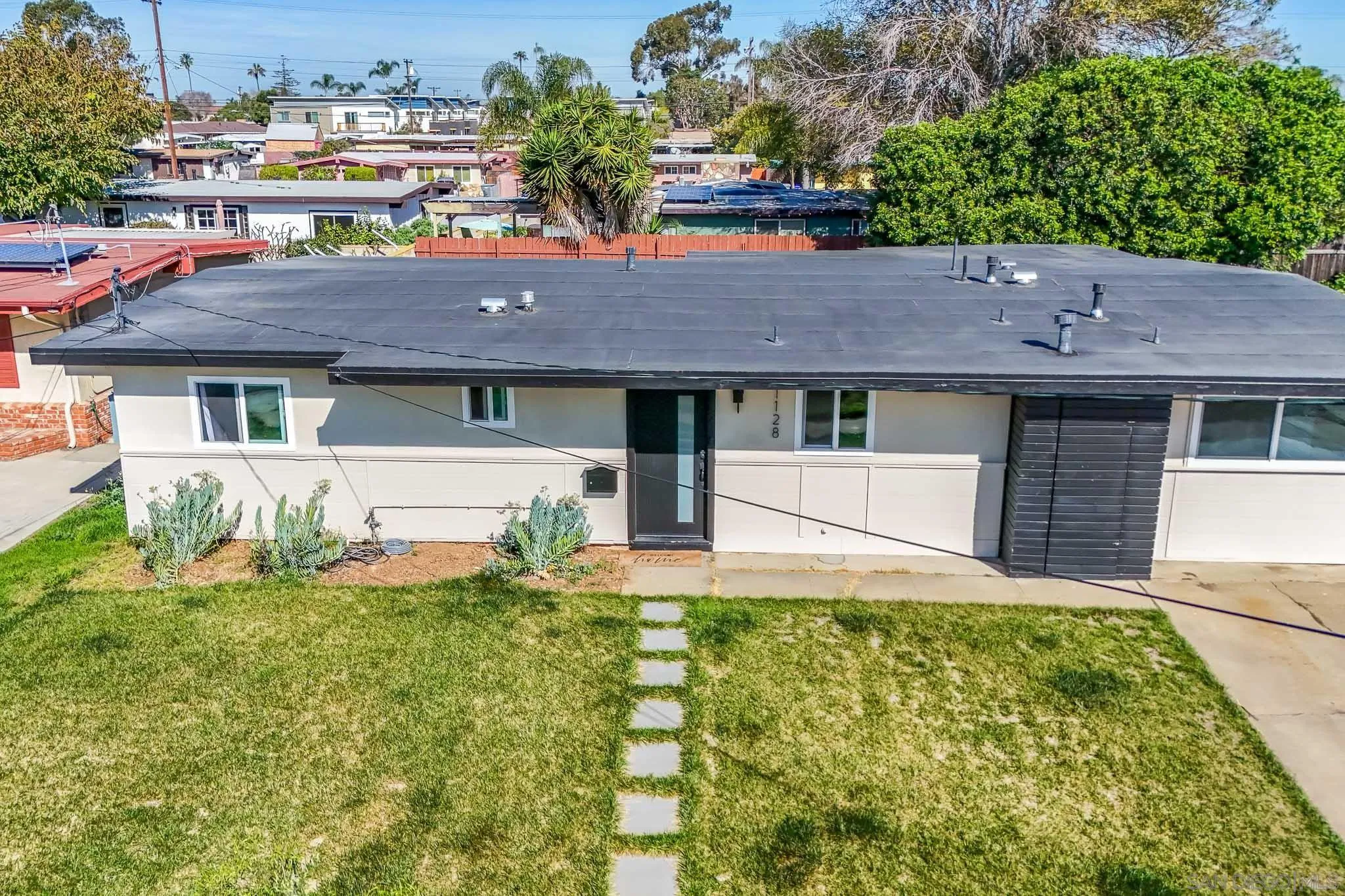 https://cdn.realtyfeed.com/cdn/127/260003465/0ba4ab61712d8a4018b863ea30a84708.webp