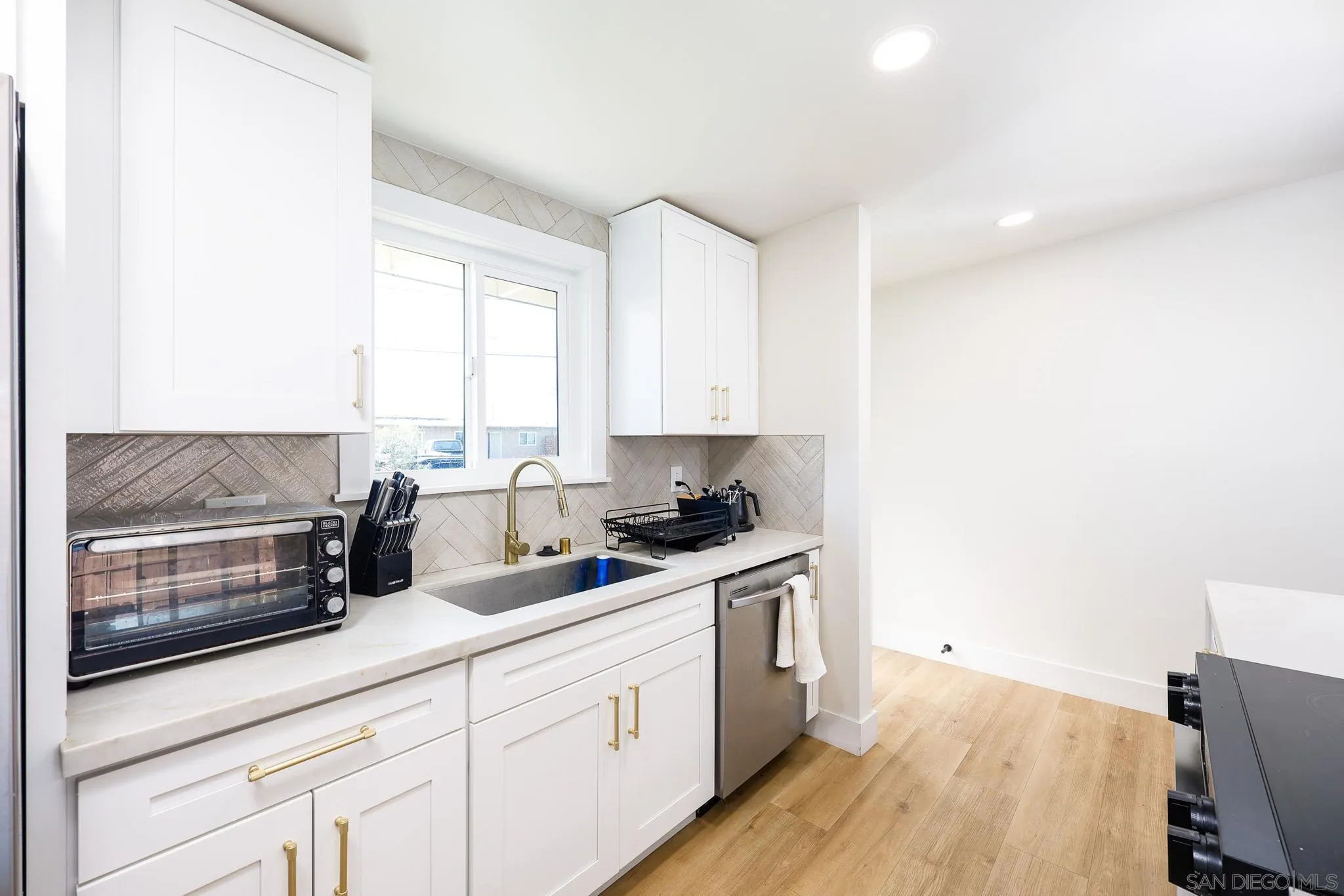 https://cdn.realtyfeed.com/cdn/127/260003465/26b496452559e53dcfb39a6398772ce7.webp