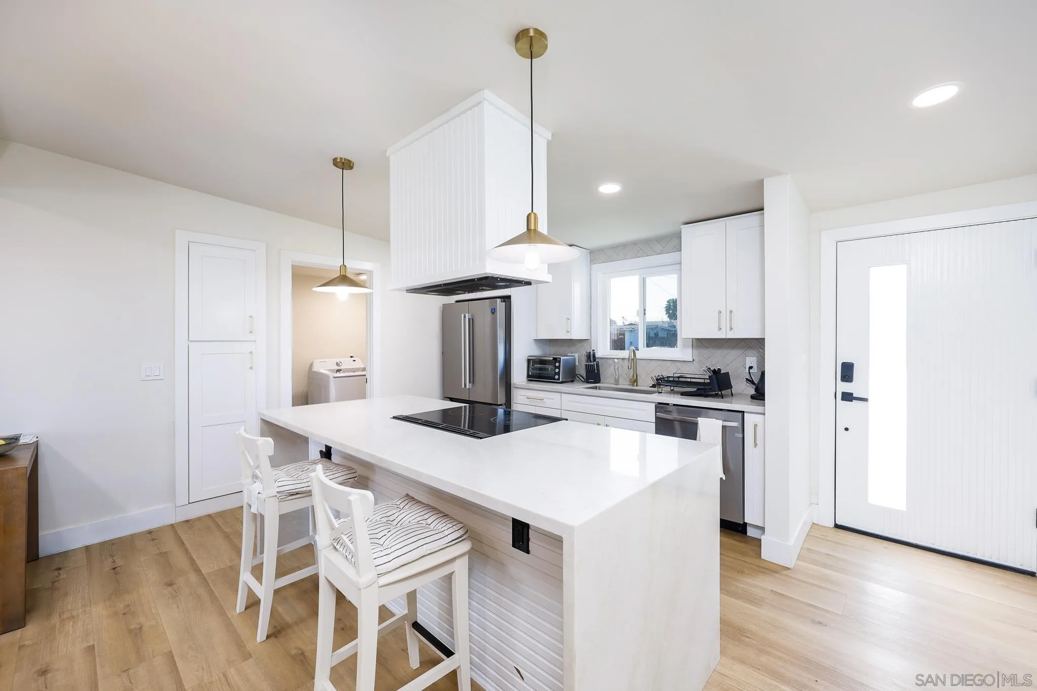 https://cdn.realtyfeed.com/cdn/127/260003465/373001d384f01eb4366b59e44202481c.webp