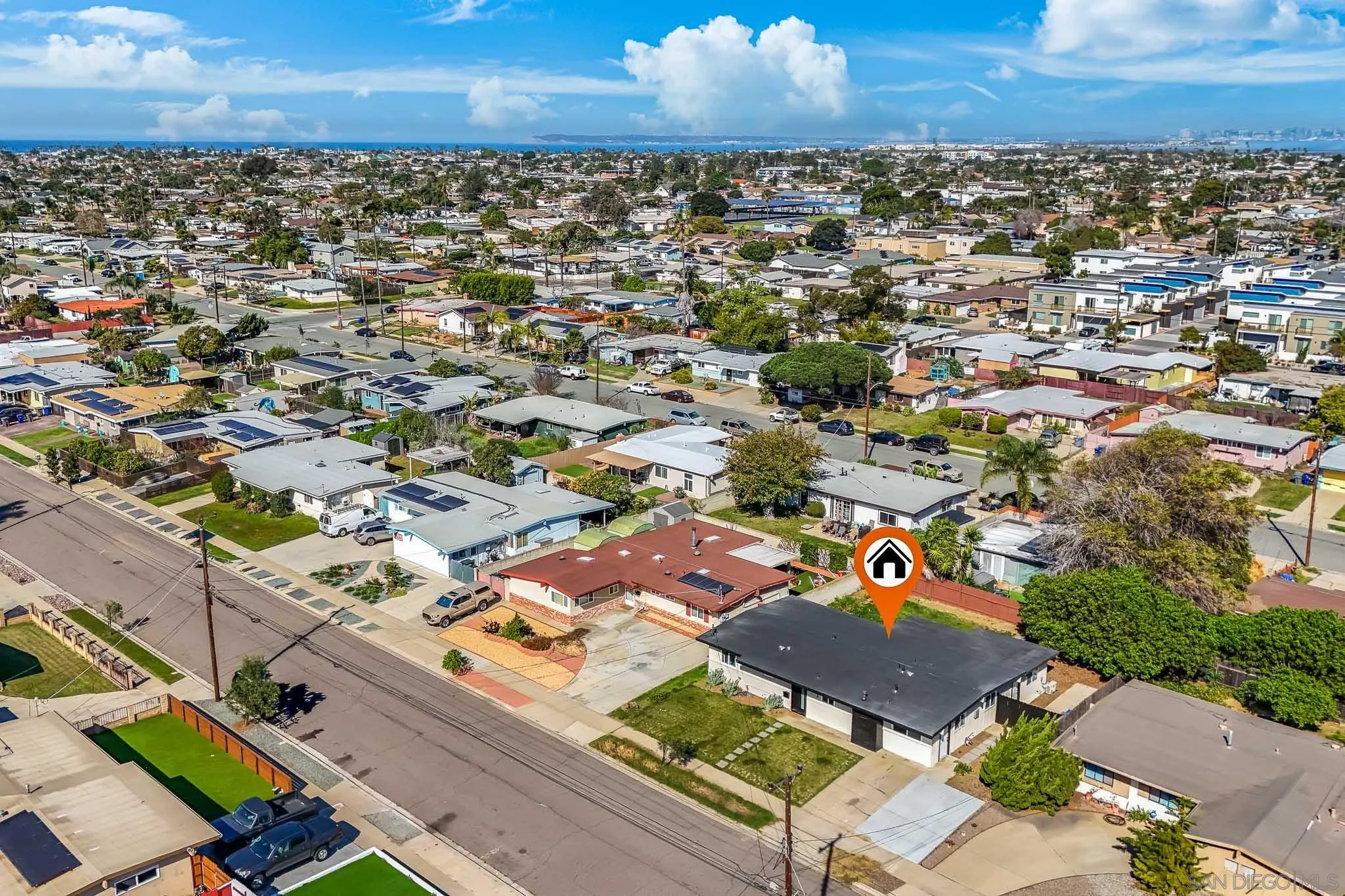 https://cdn.realtyfeed.com/cdn/127/260003465/61cd93154e02ecd0696ca1865e9ad001.webp