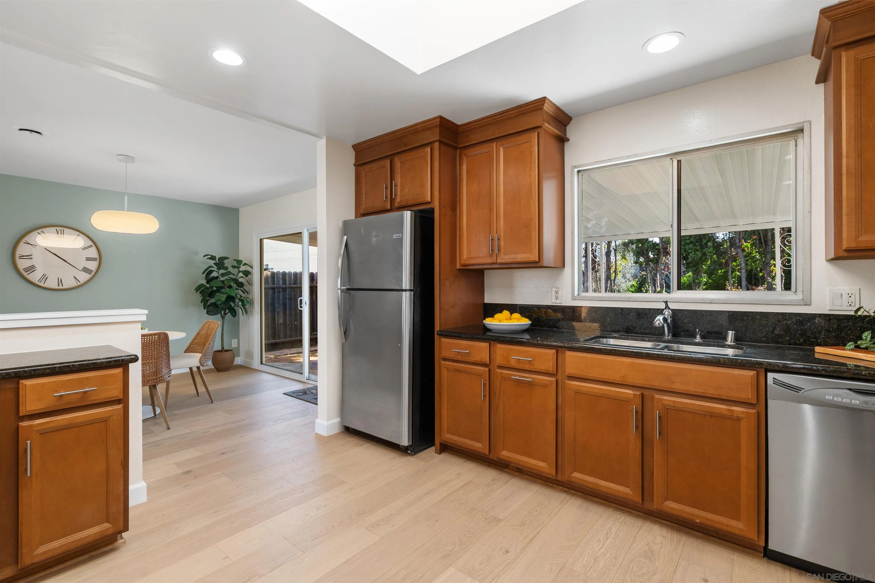 https://cdn.realtyfeed.com/cdn/127/260003466/36f603cd54853f610430b18ab64bab1a.webp