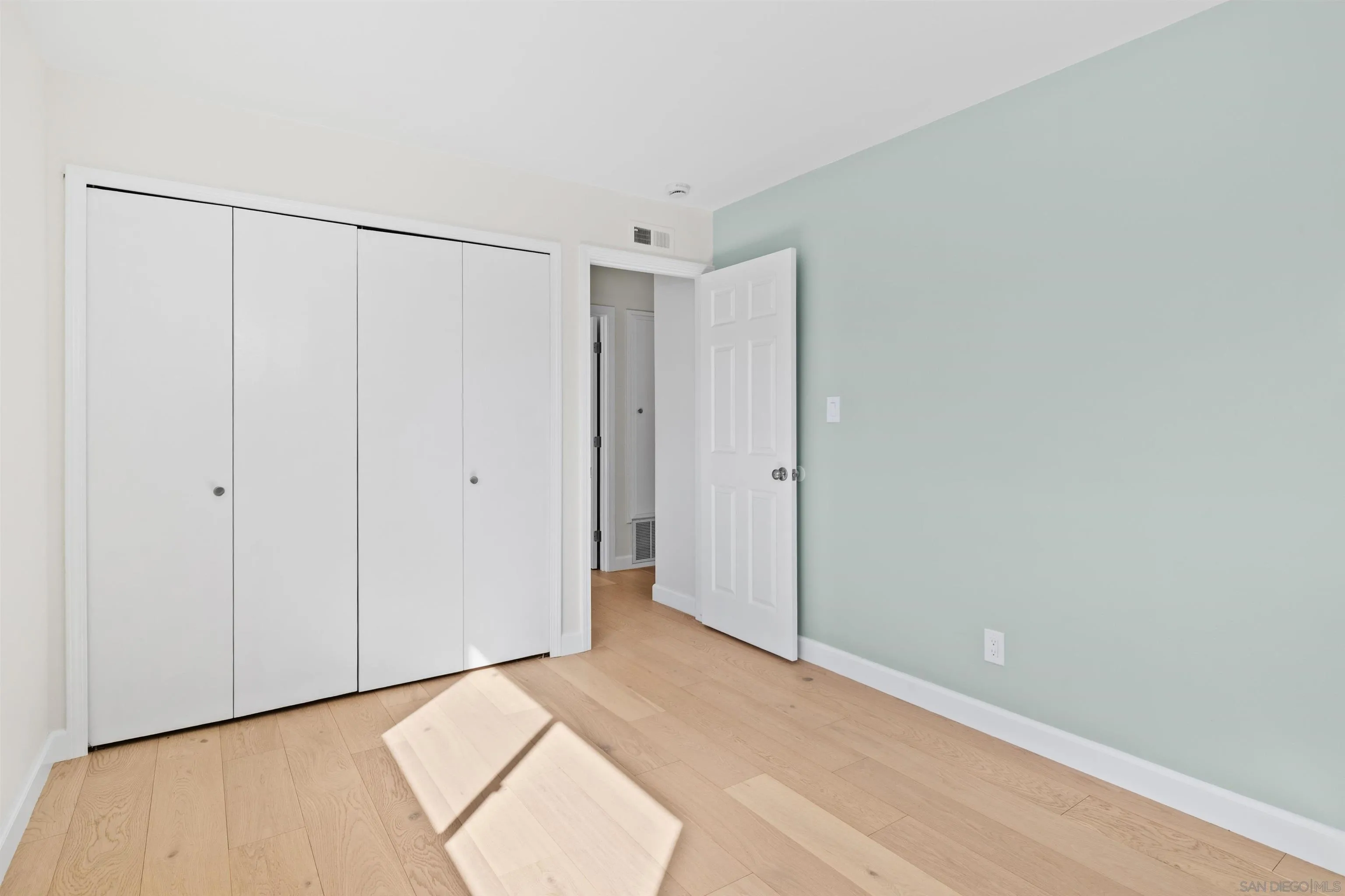 https://cdn.realtyfeed.com/cdn/127/260003466/b9ef1f5c3047c5edf84b7309b0f57d47.webp