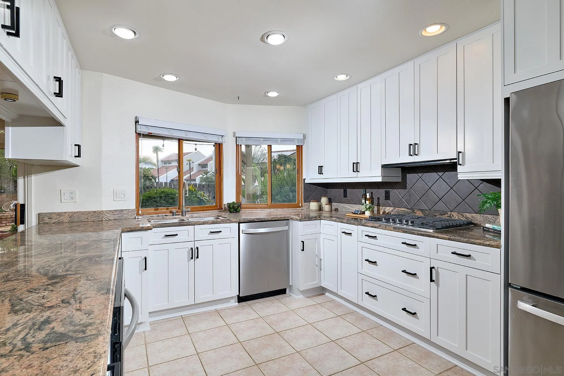 https://cdn.realtyfeed.com/cdn/127/260003468/961a121bf1eb4c65f83905615891c0f8.webp
